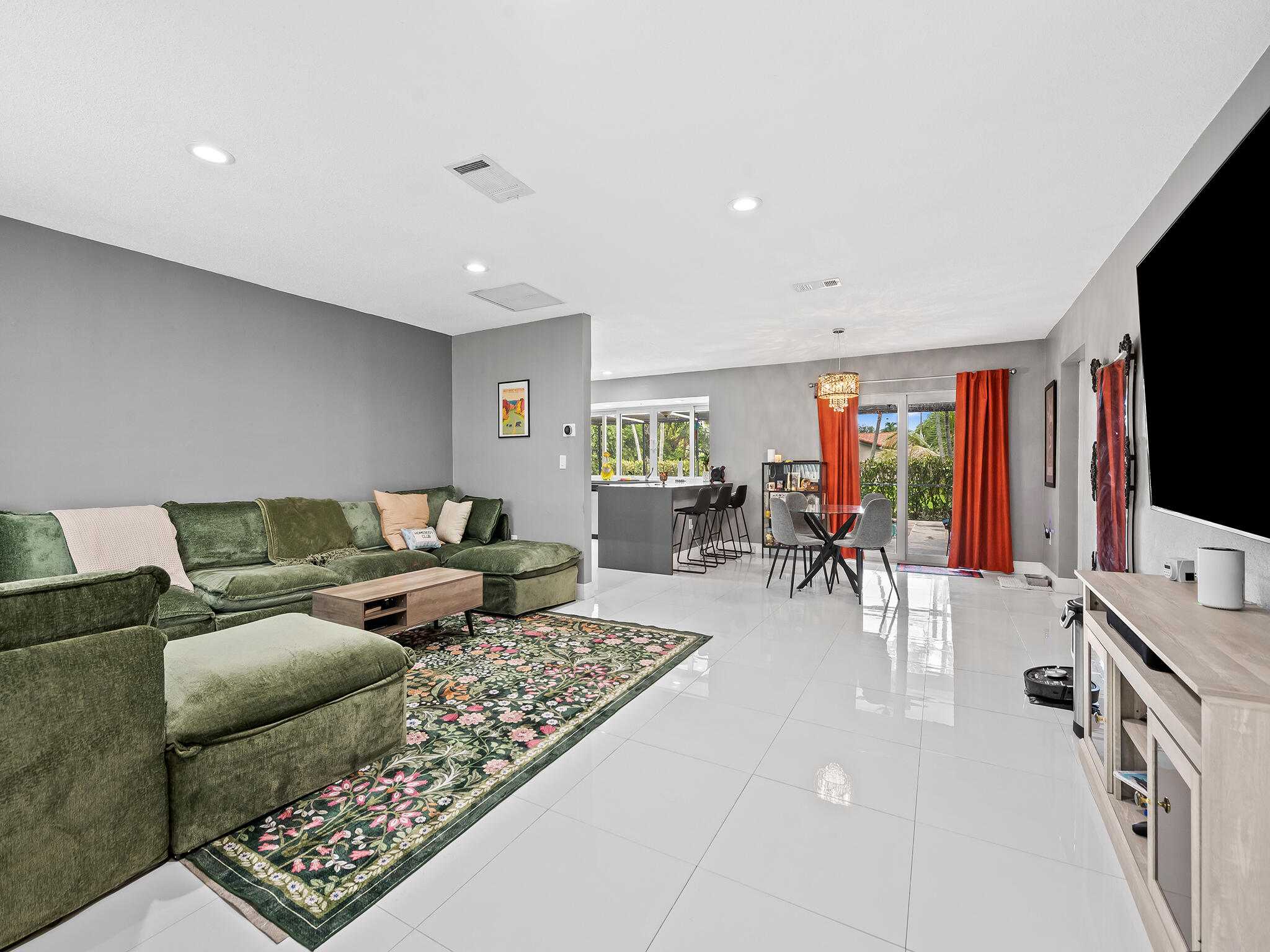 10497 NW 4th Street