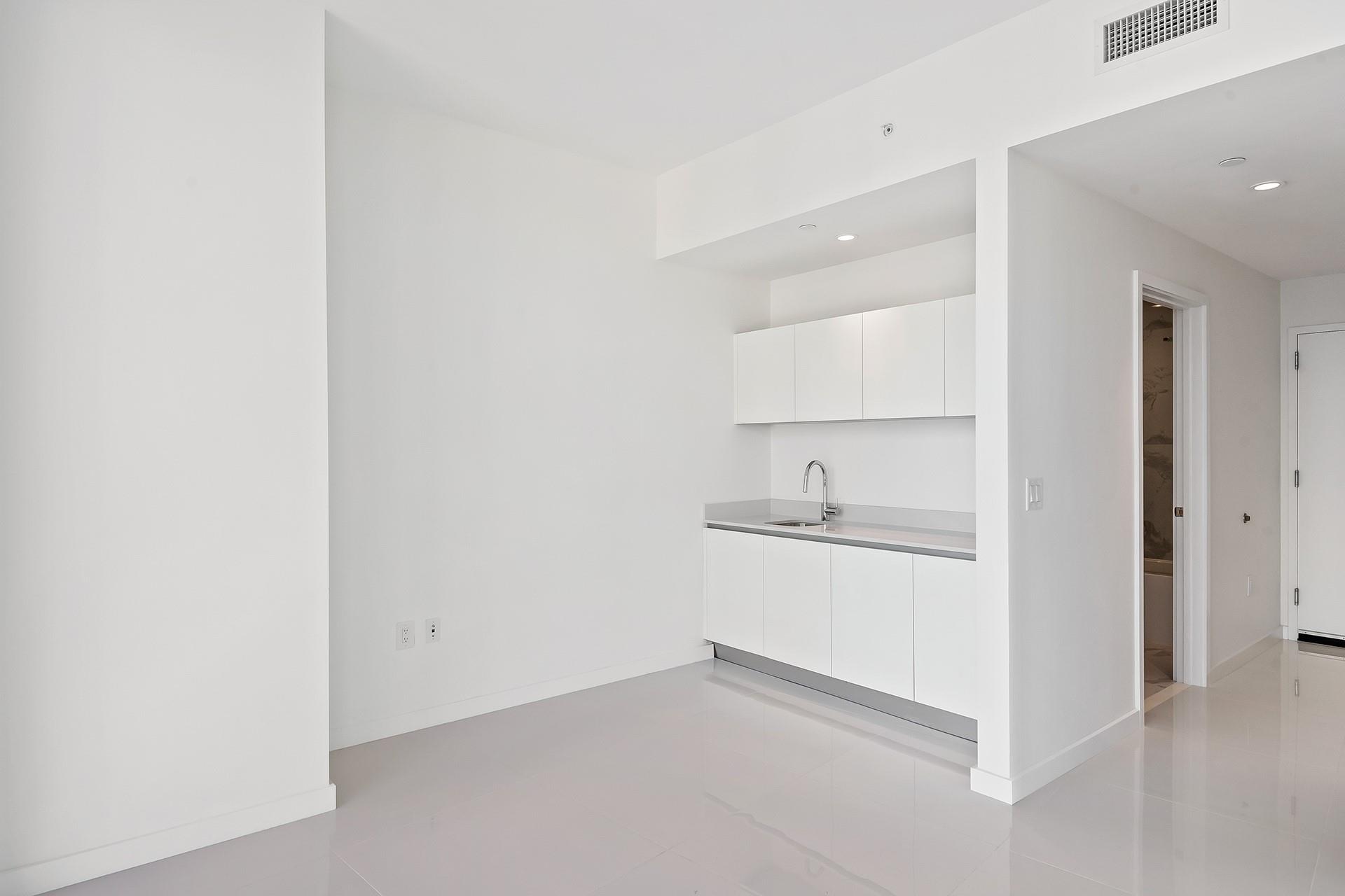 851 NE 1st Ave 3901