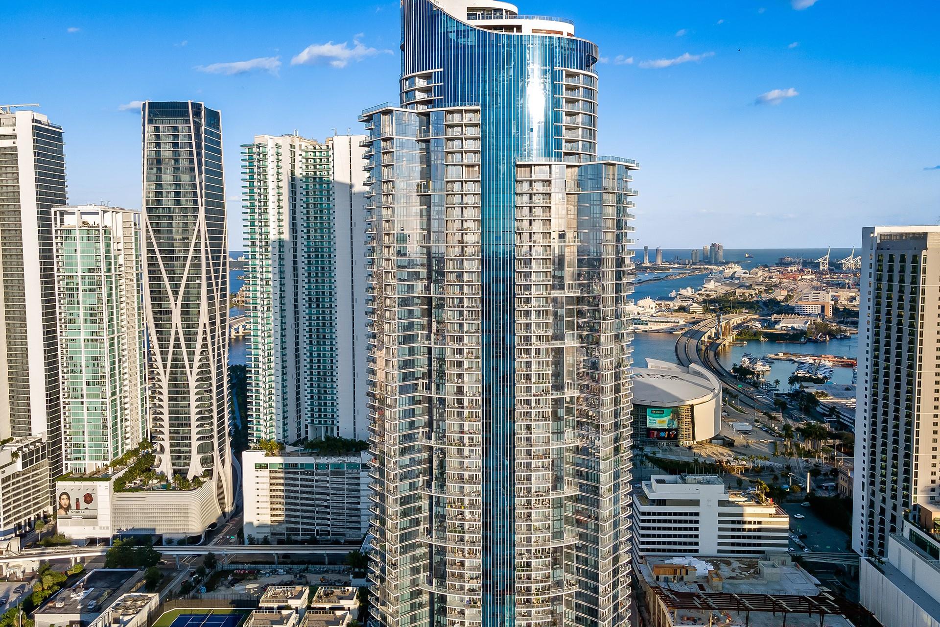 851 NE 1st Ave 3901