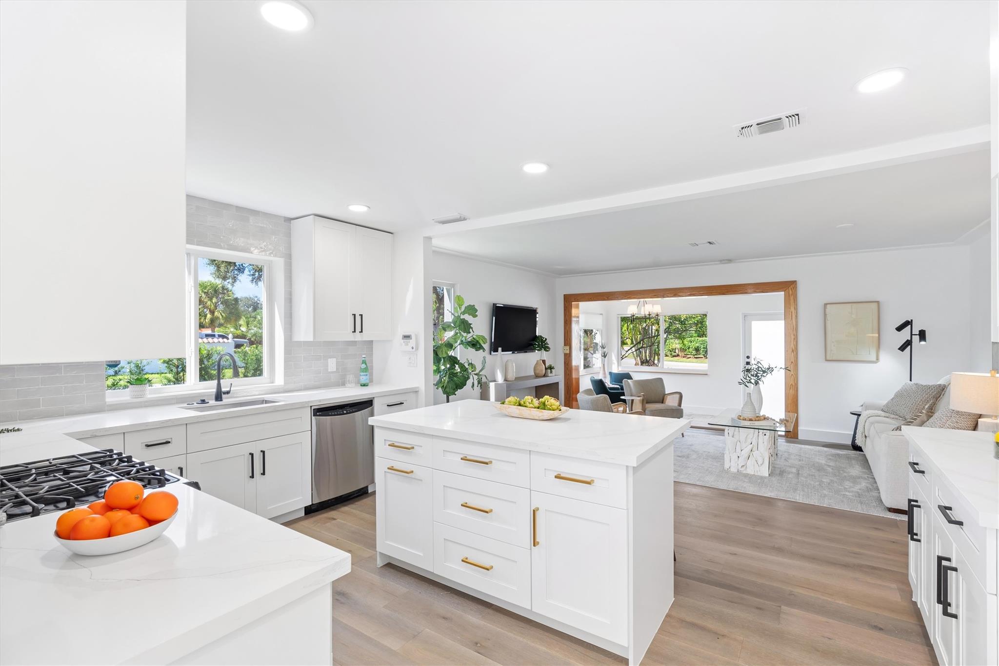520 SW 12th Ct