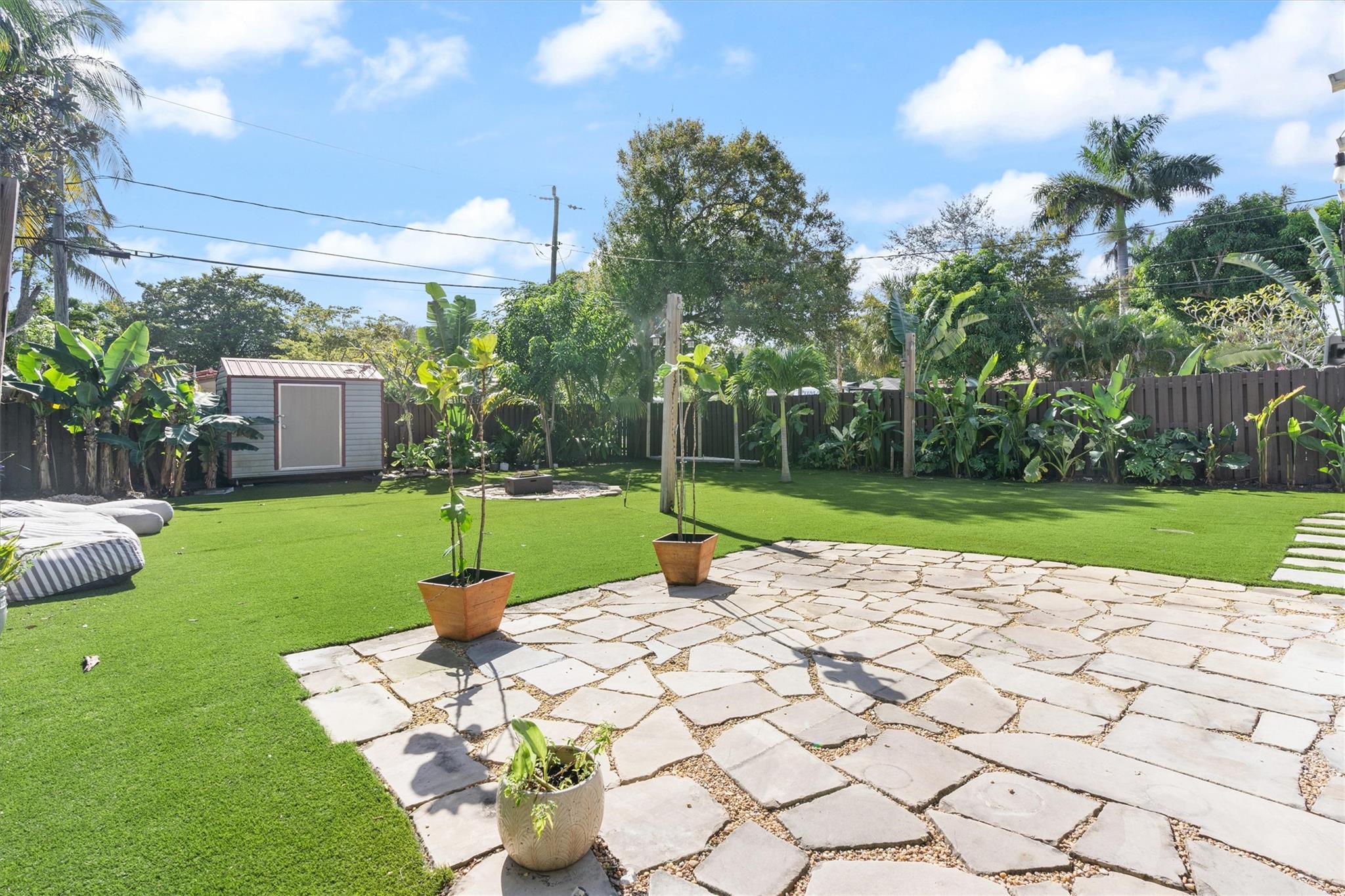 520 SW 12th Ct
