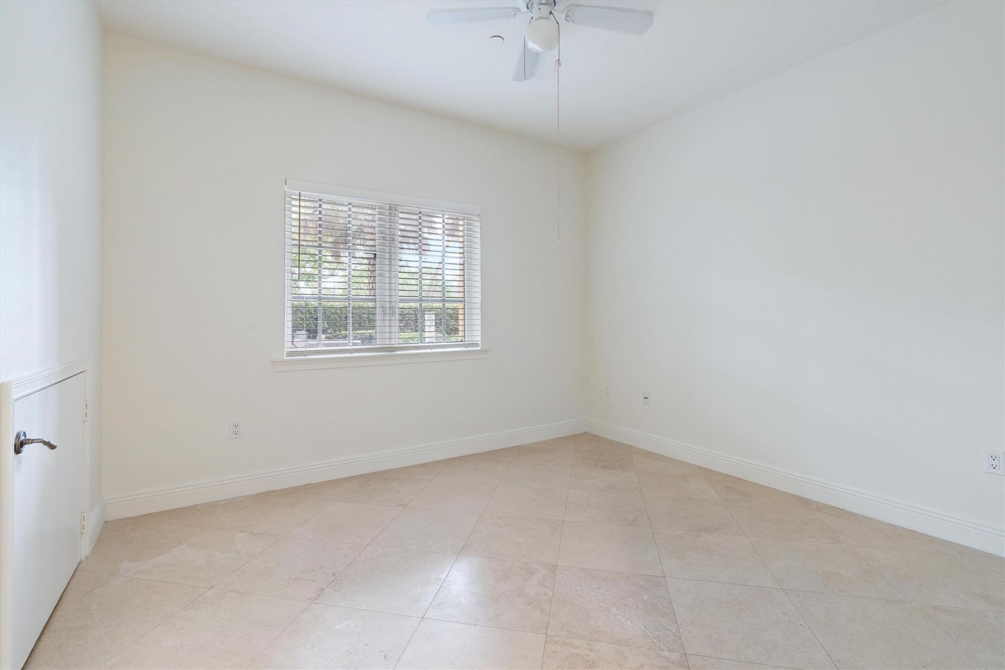506 SE 7th St 306