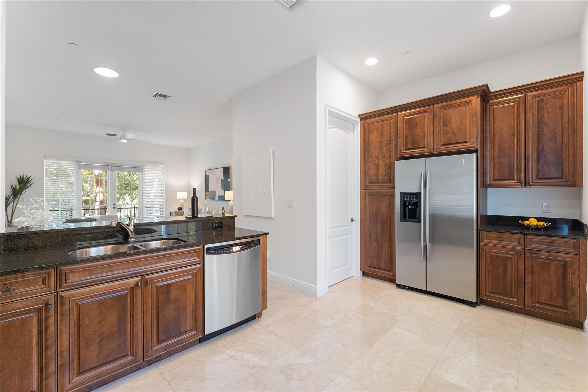 500 SE 7th St 102