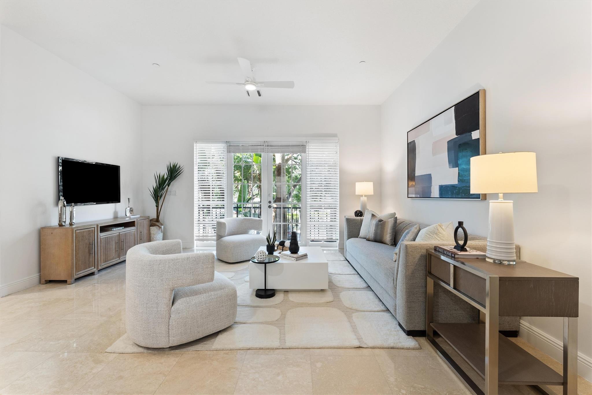 500 SE 7th St 102