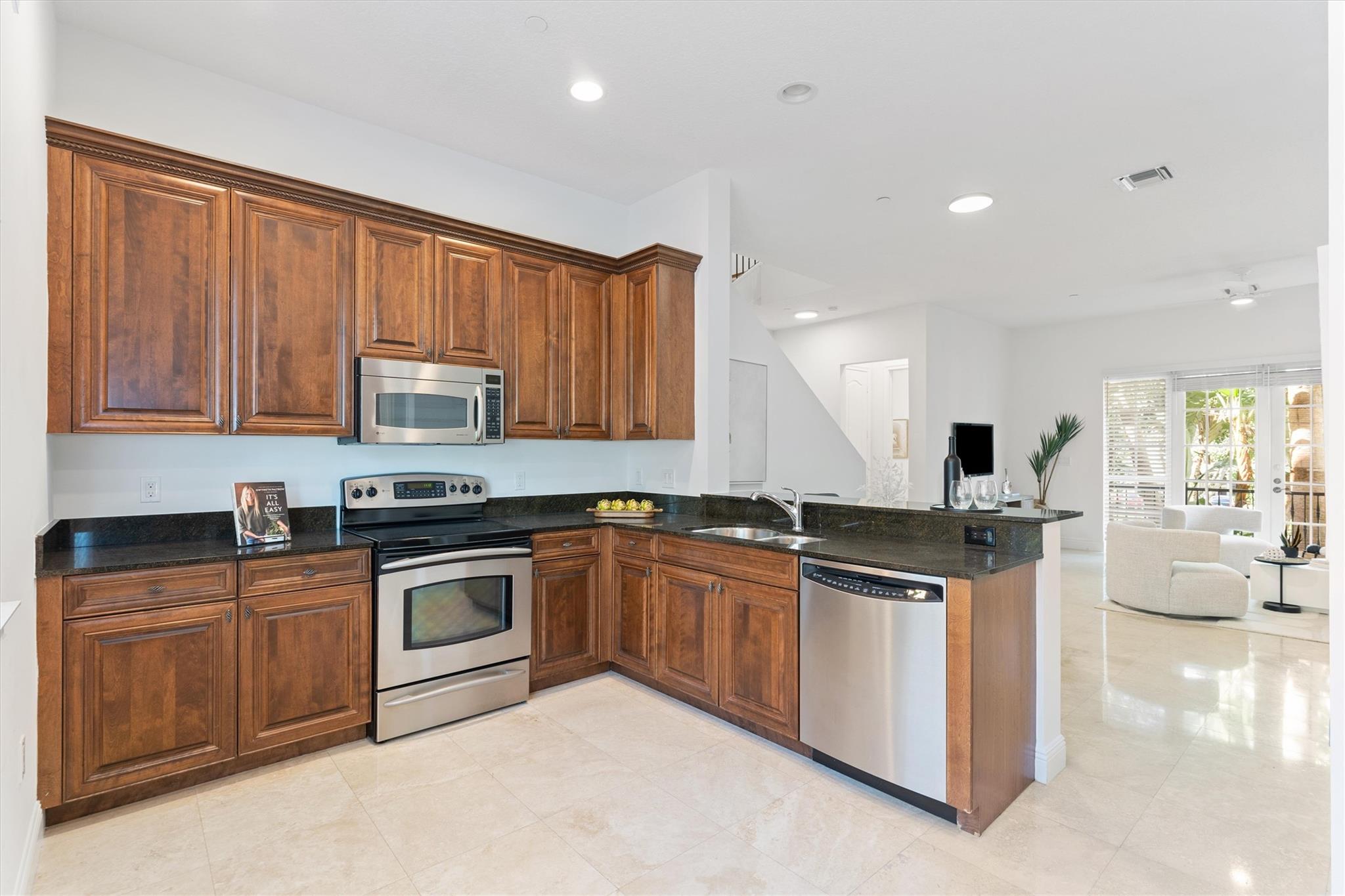 500 SE 7th St 102