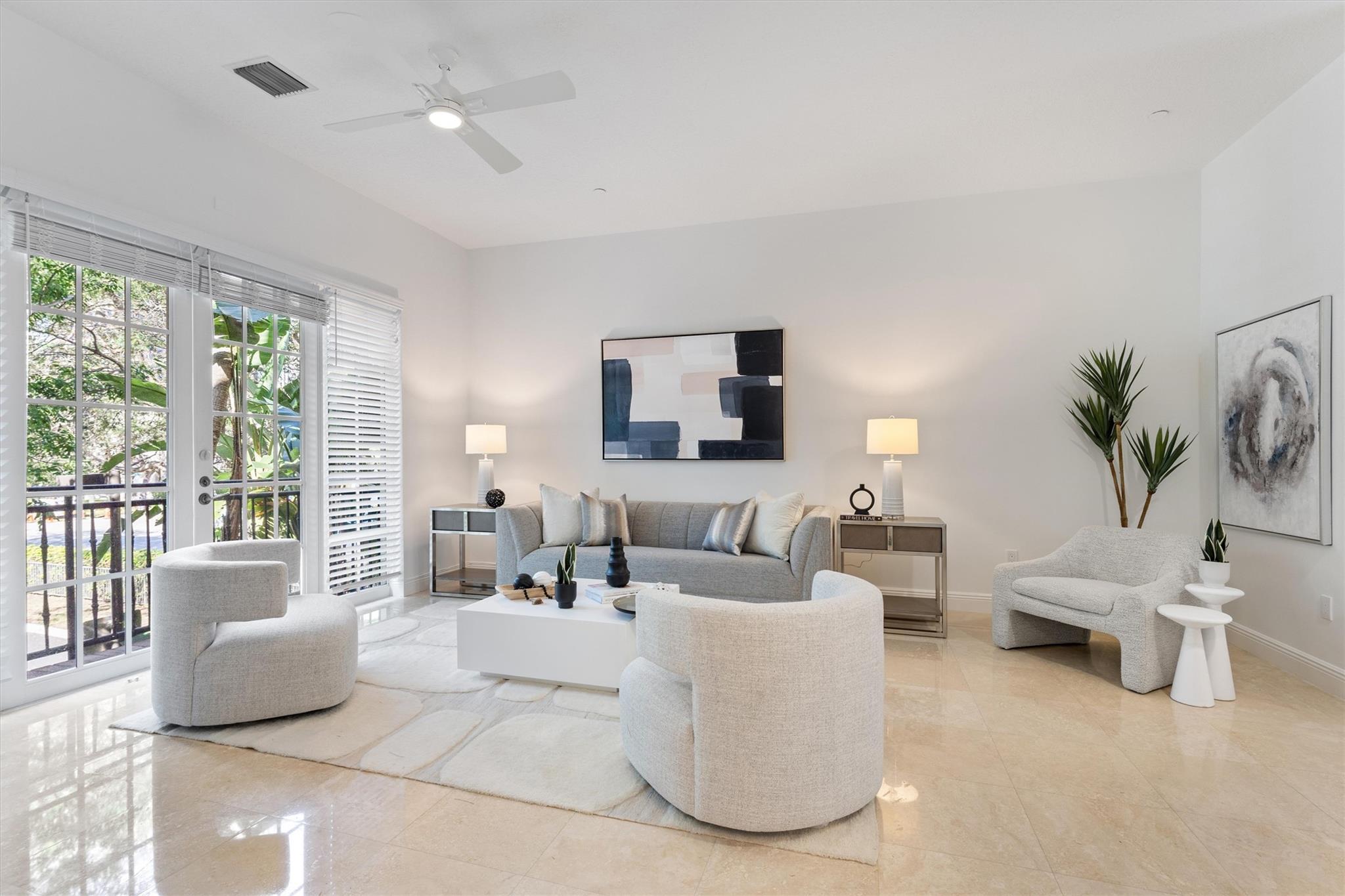 500 SE 7th St 102