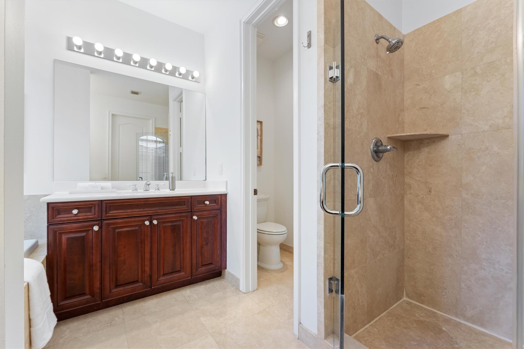 500 SE 7th St 102