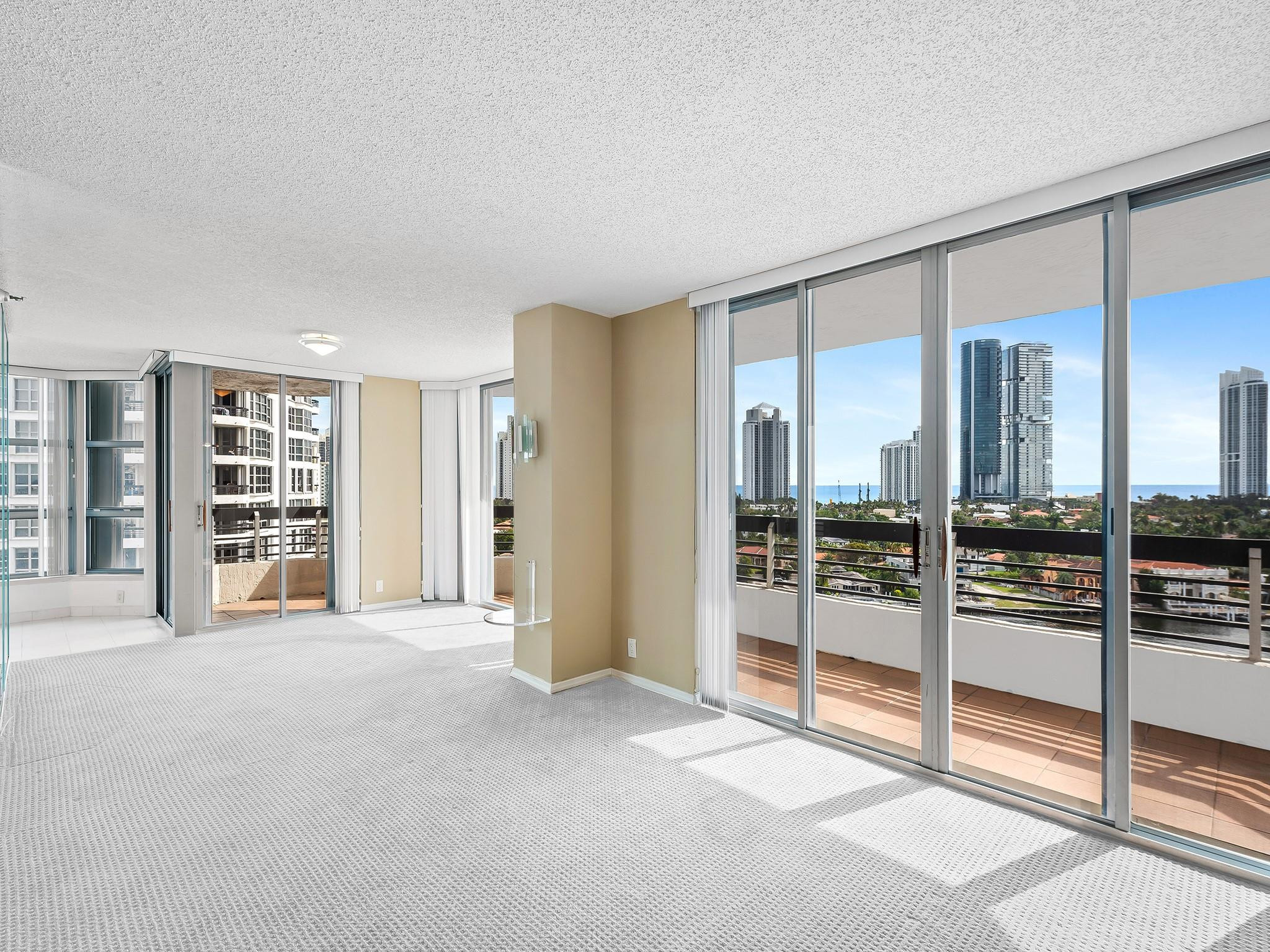 19101 Mystic Pointe Dr 1208