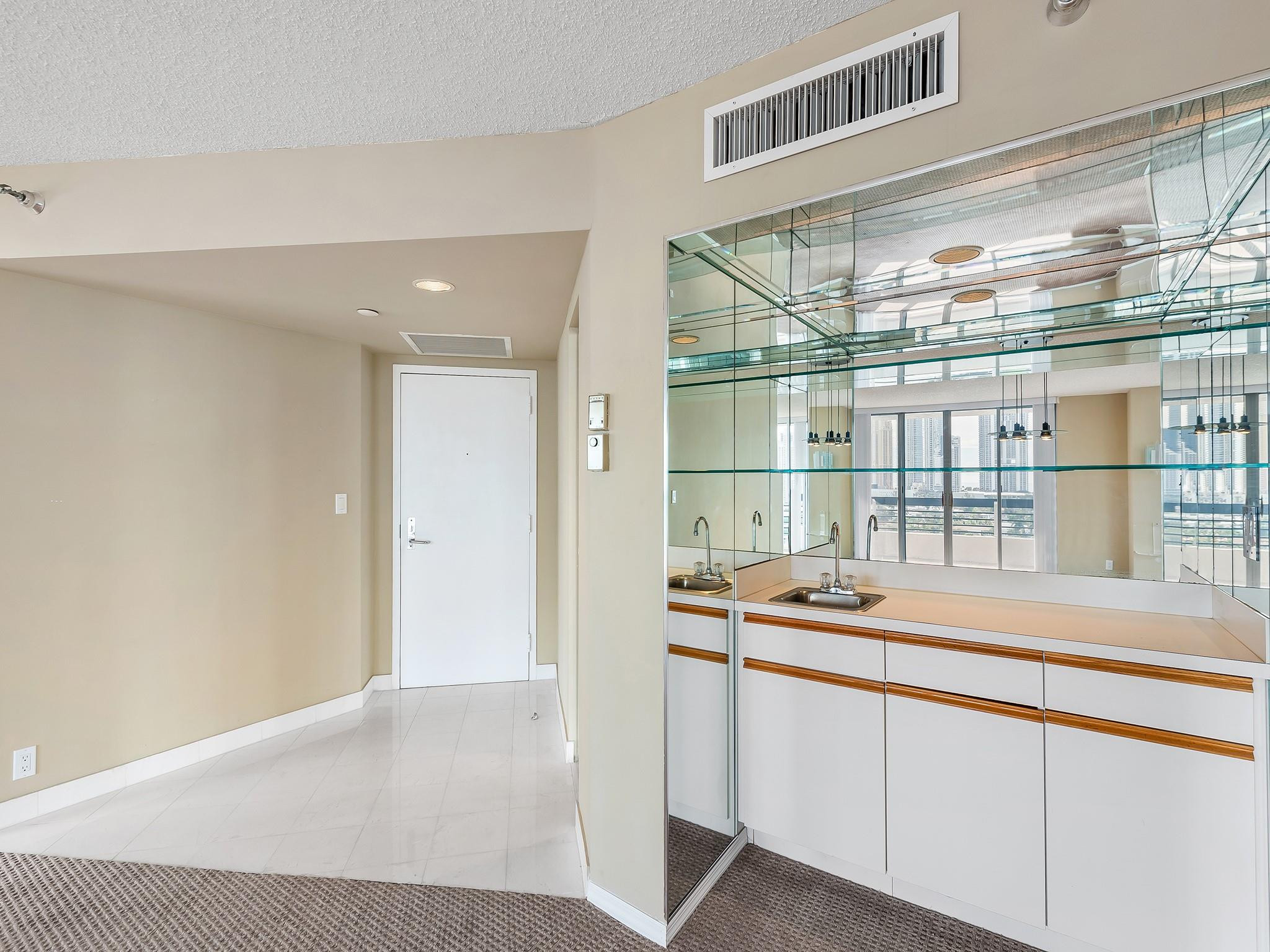 19101 Mystic Pointe Dr 1208