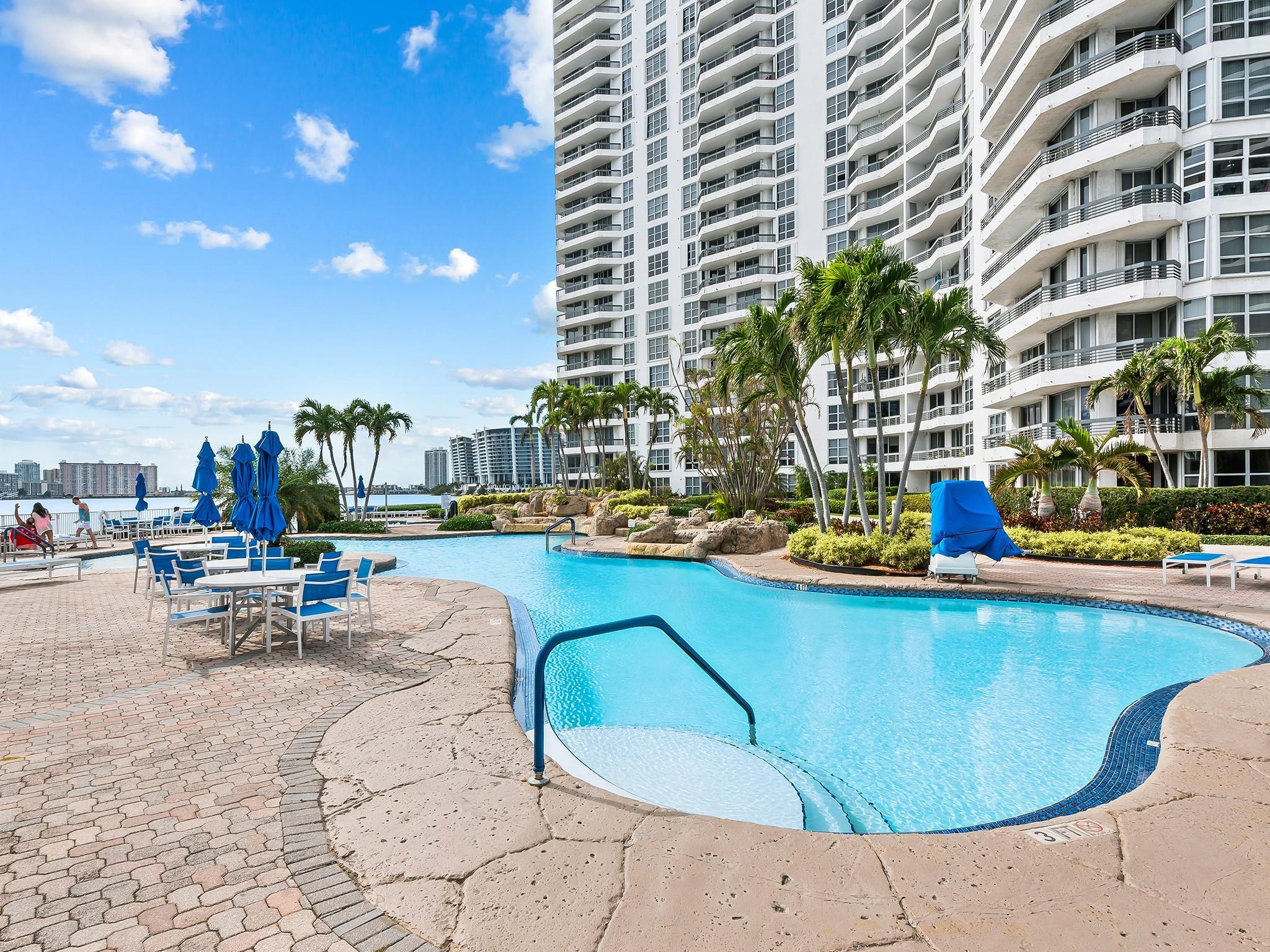 19101 Mystic Pointe Dr 1208