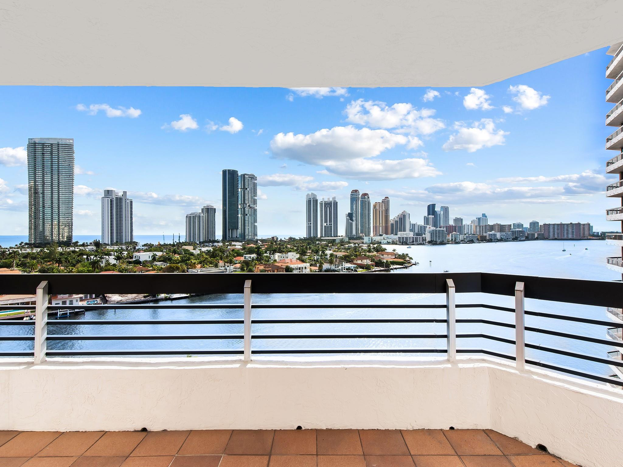 19101 Mystic Pointe Dr 1208