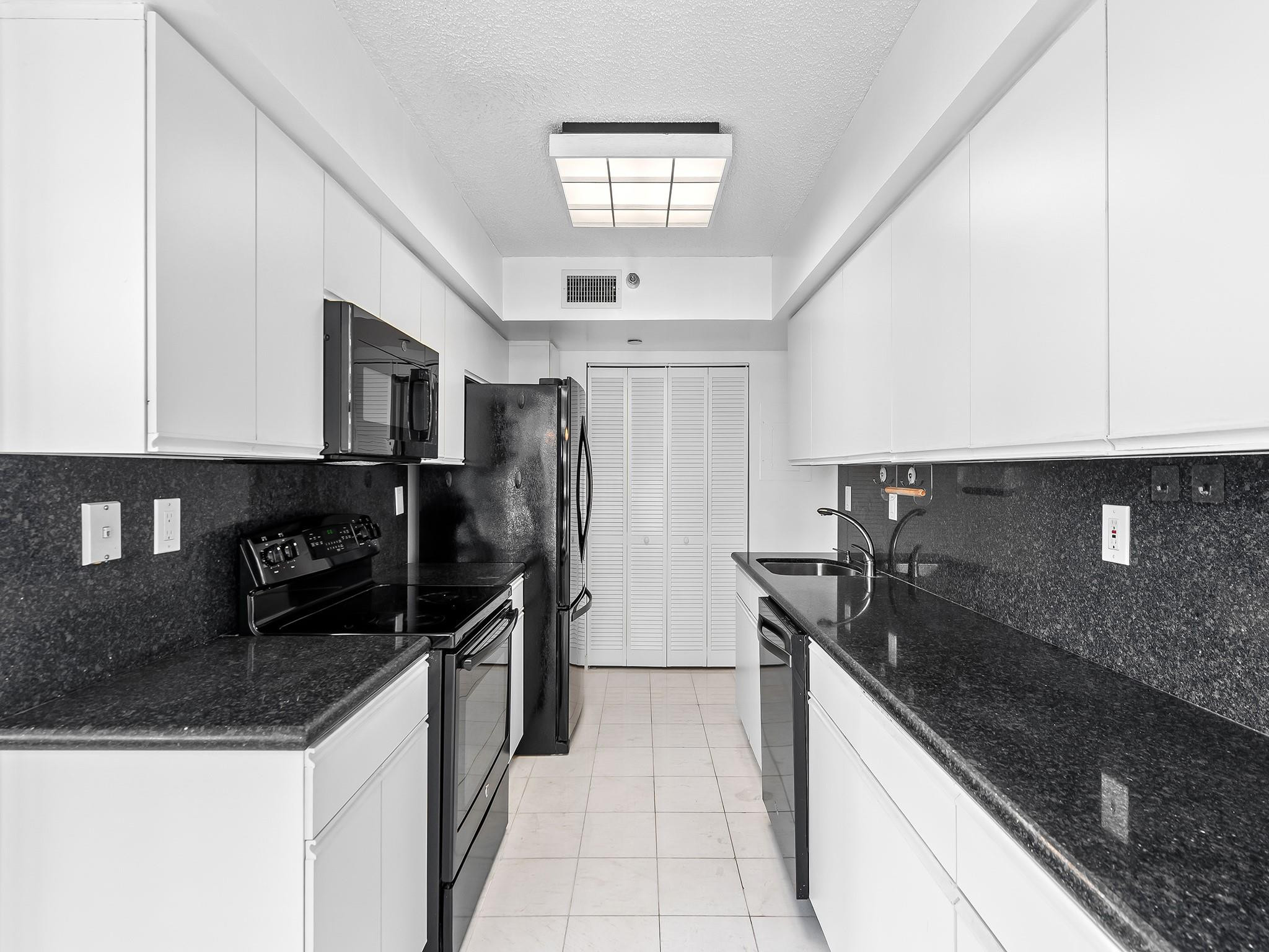 19101 Mystic Pointe Dr 1208