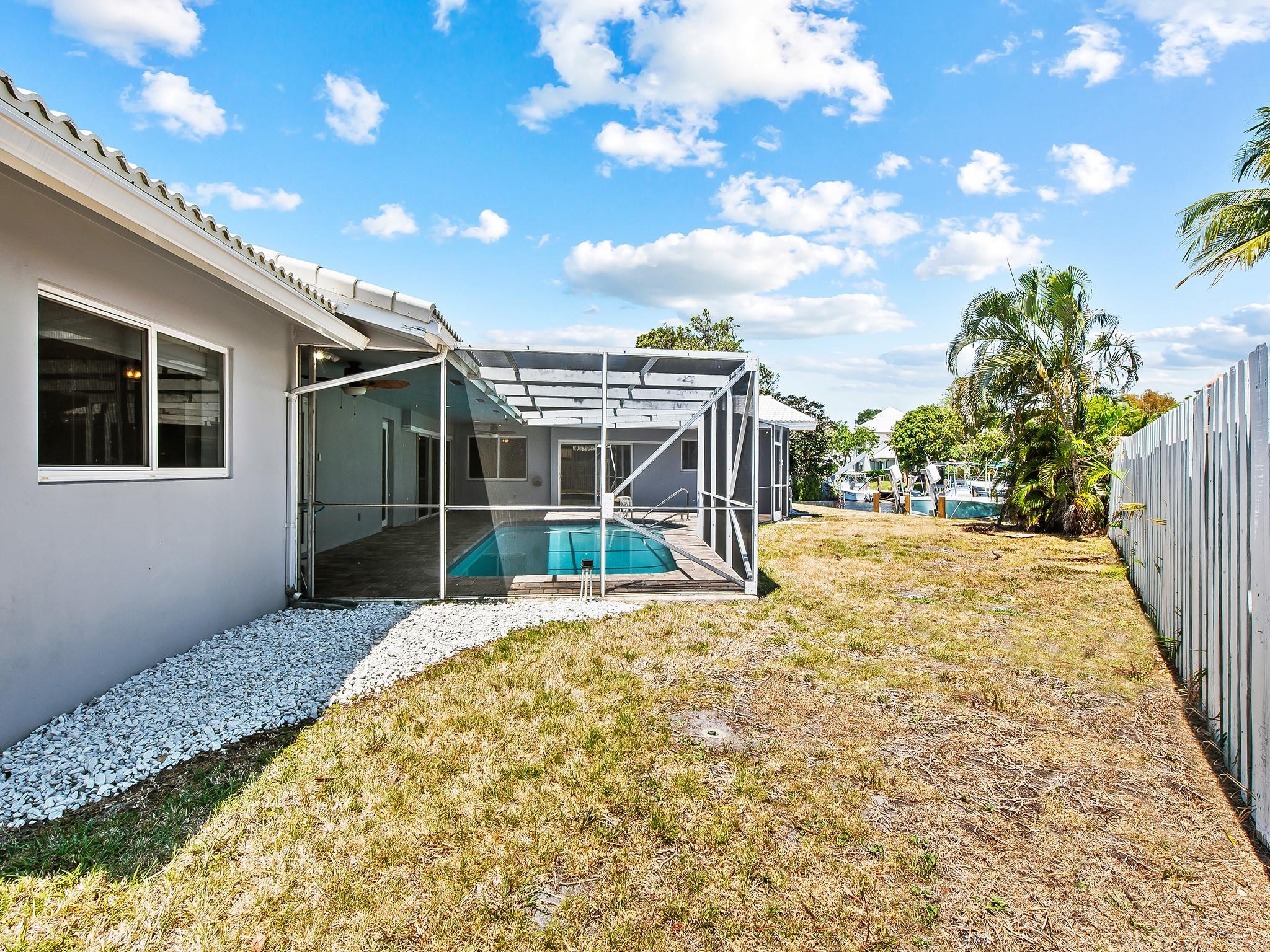 591 SE 12th Ct
