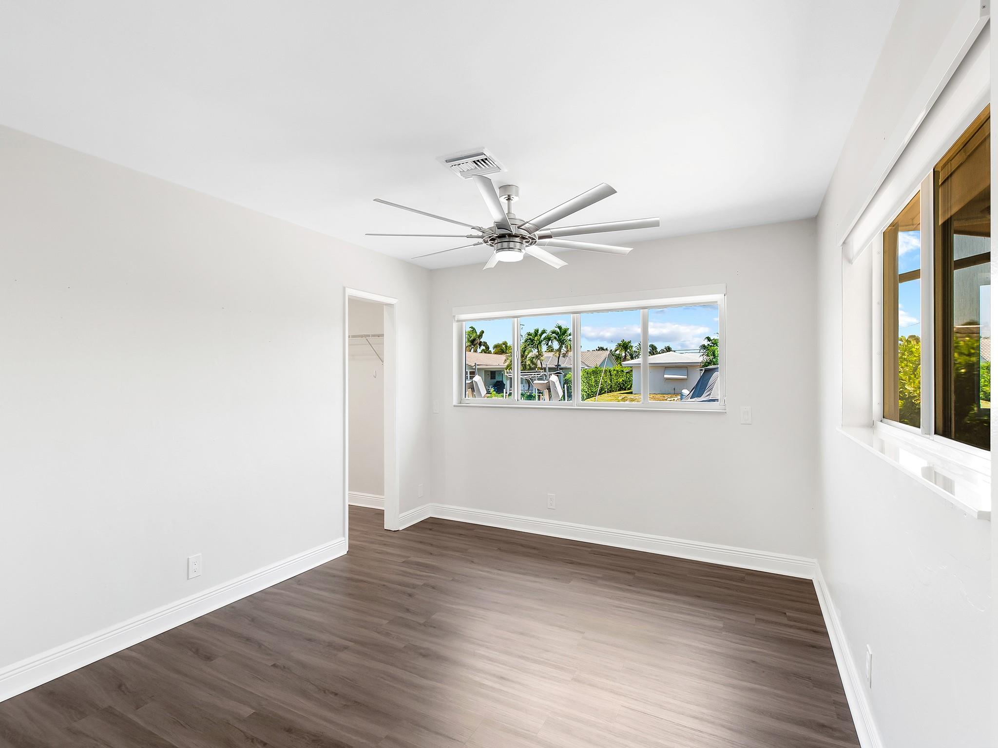 591 SE 12th Ct