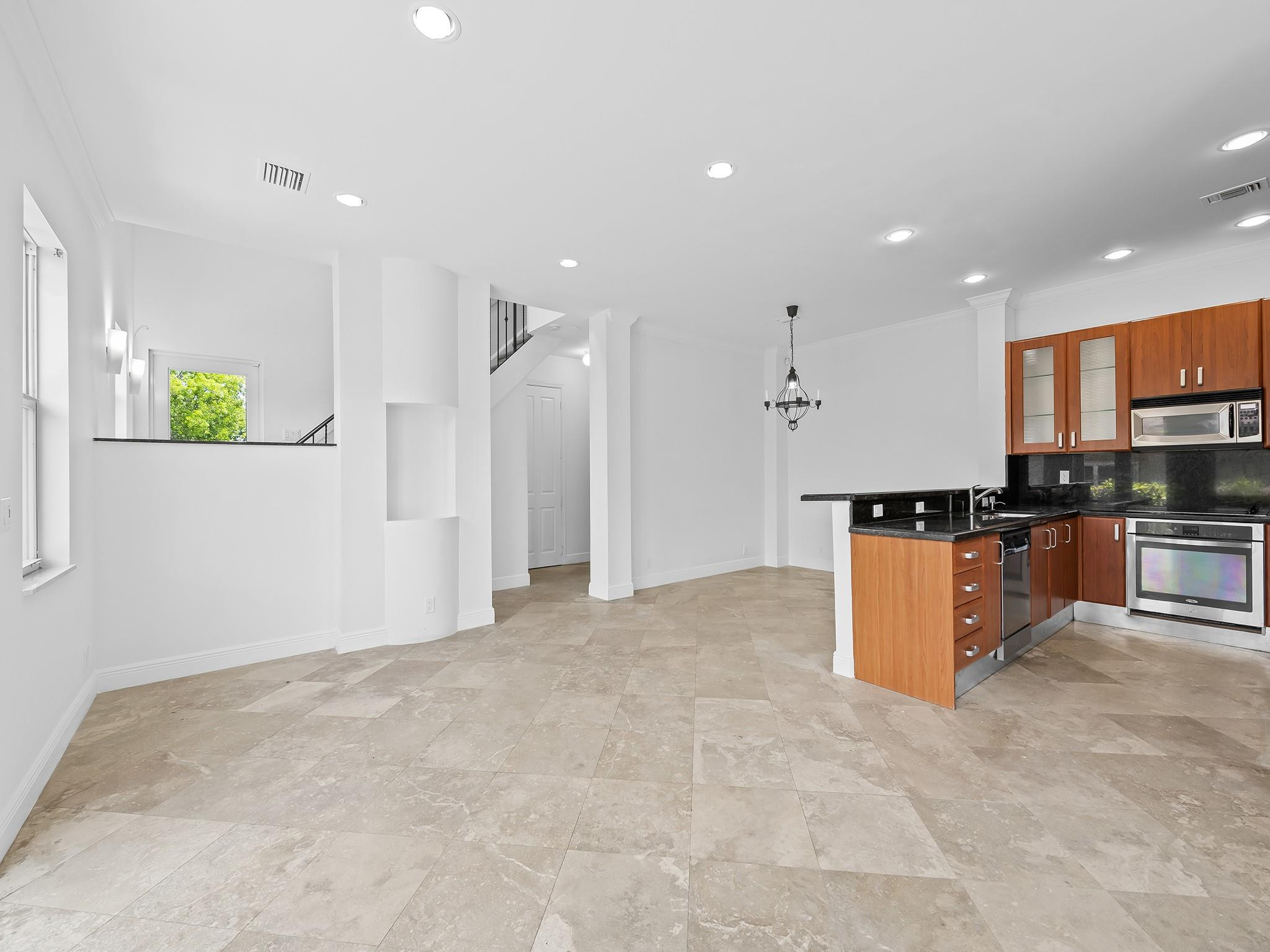 802 SW 13th St 802