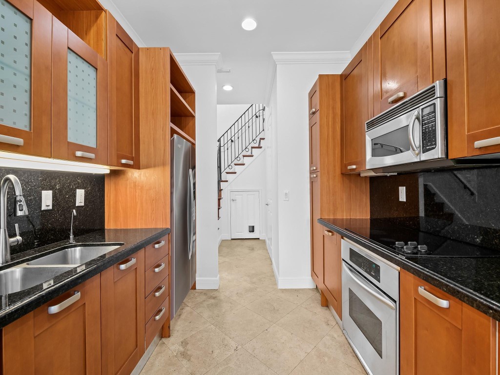 1301 SW 8th Ave 1301