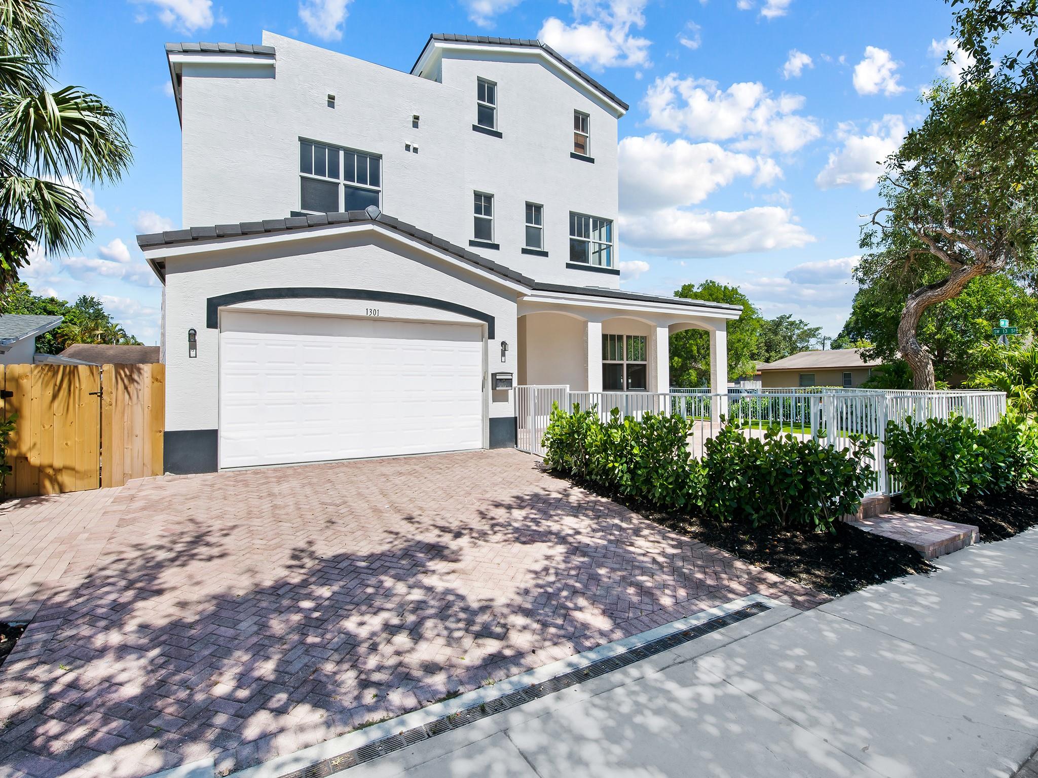 1301 SW 8th Ave 1301