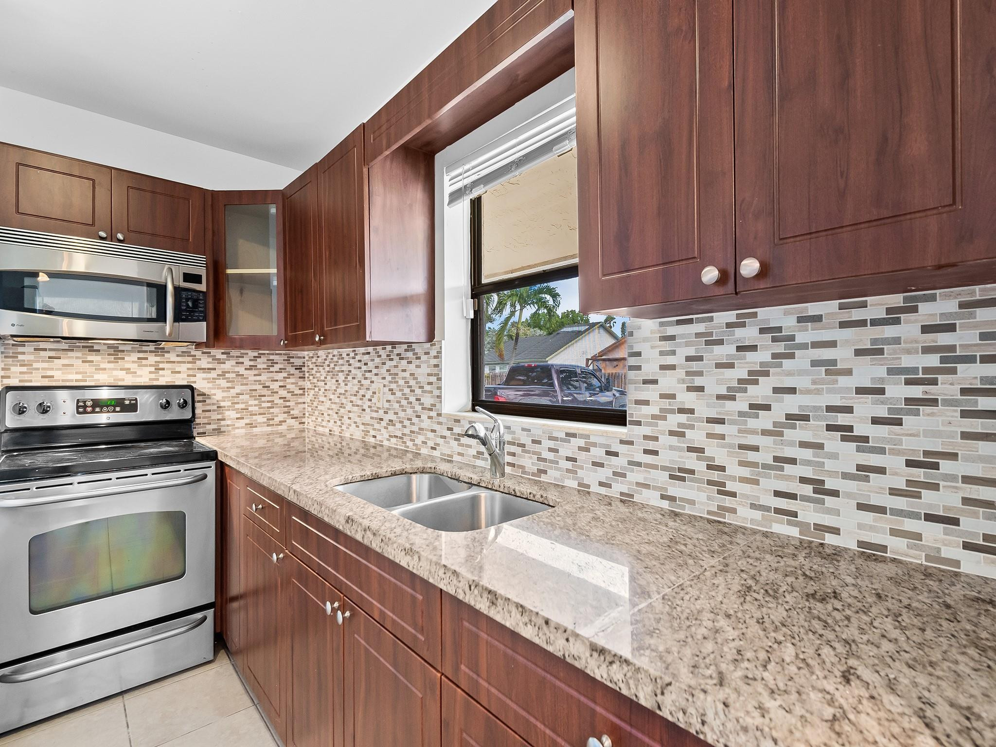 9444 NW 45TH ST