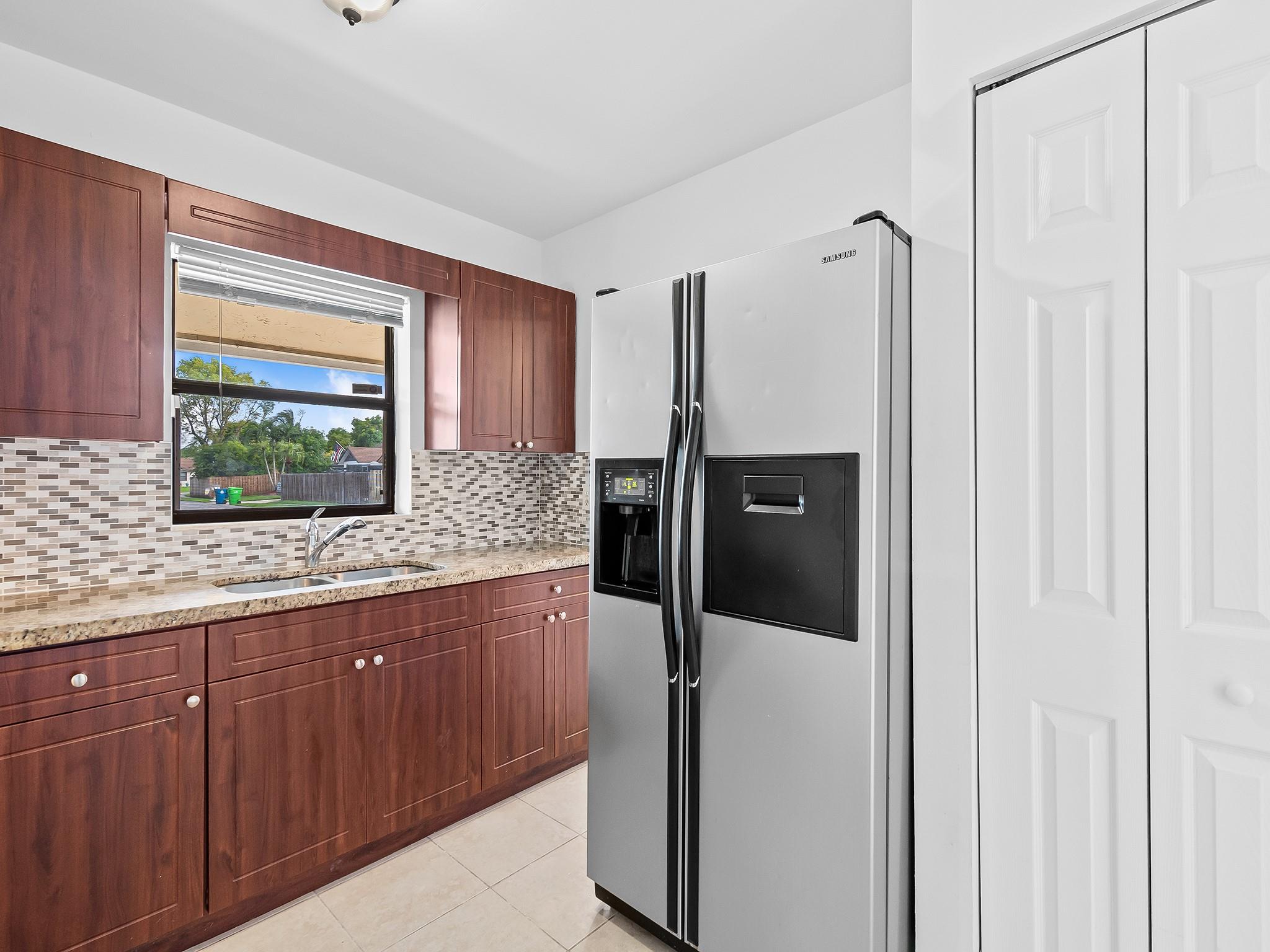 9444 NW 45TH ST