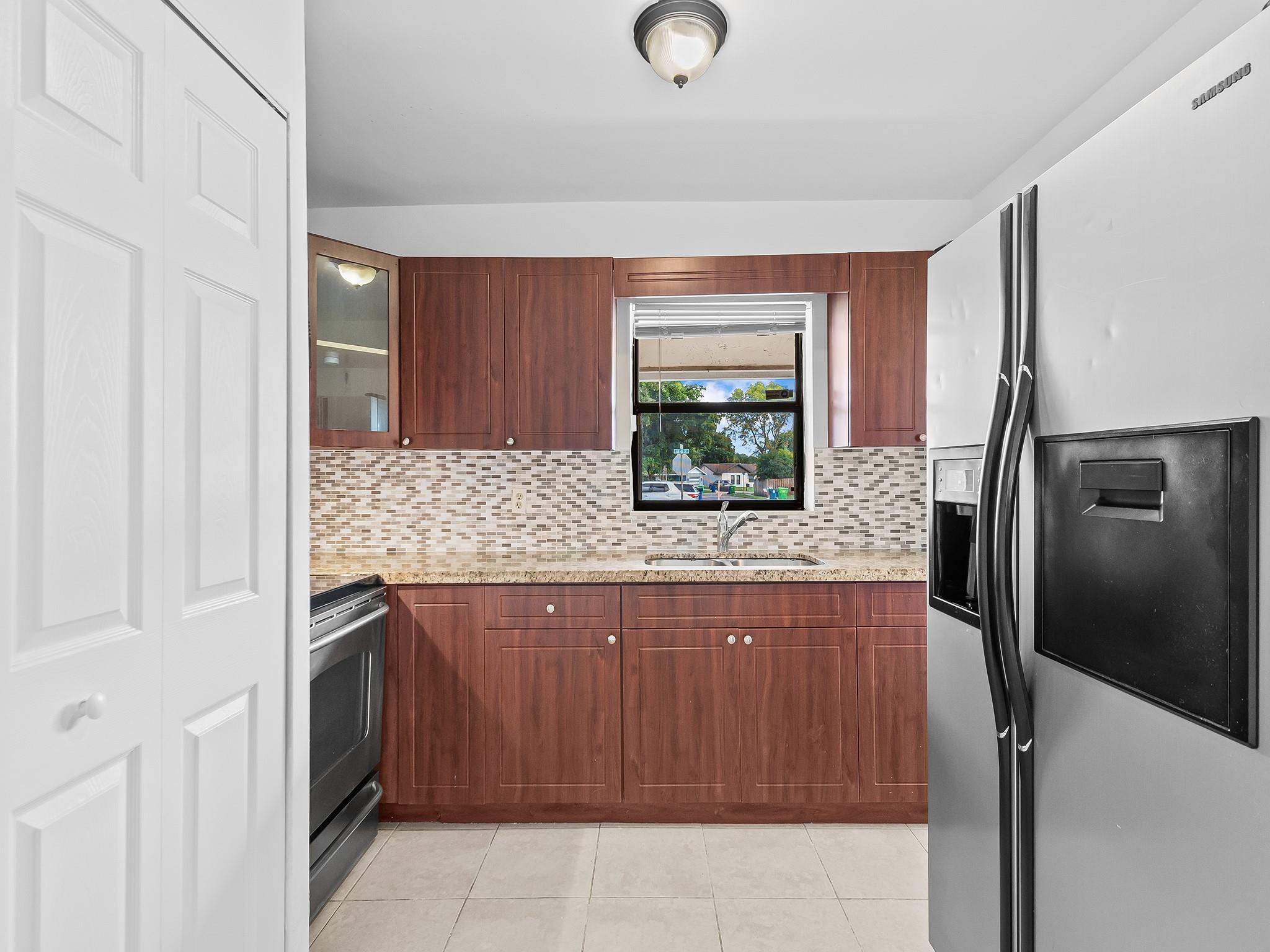 9444 NW 45TH ST