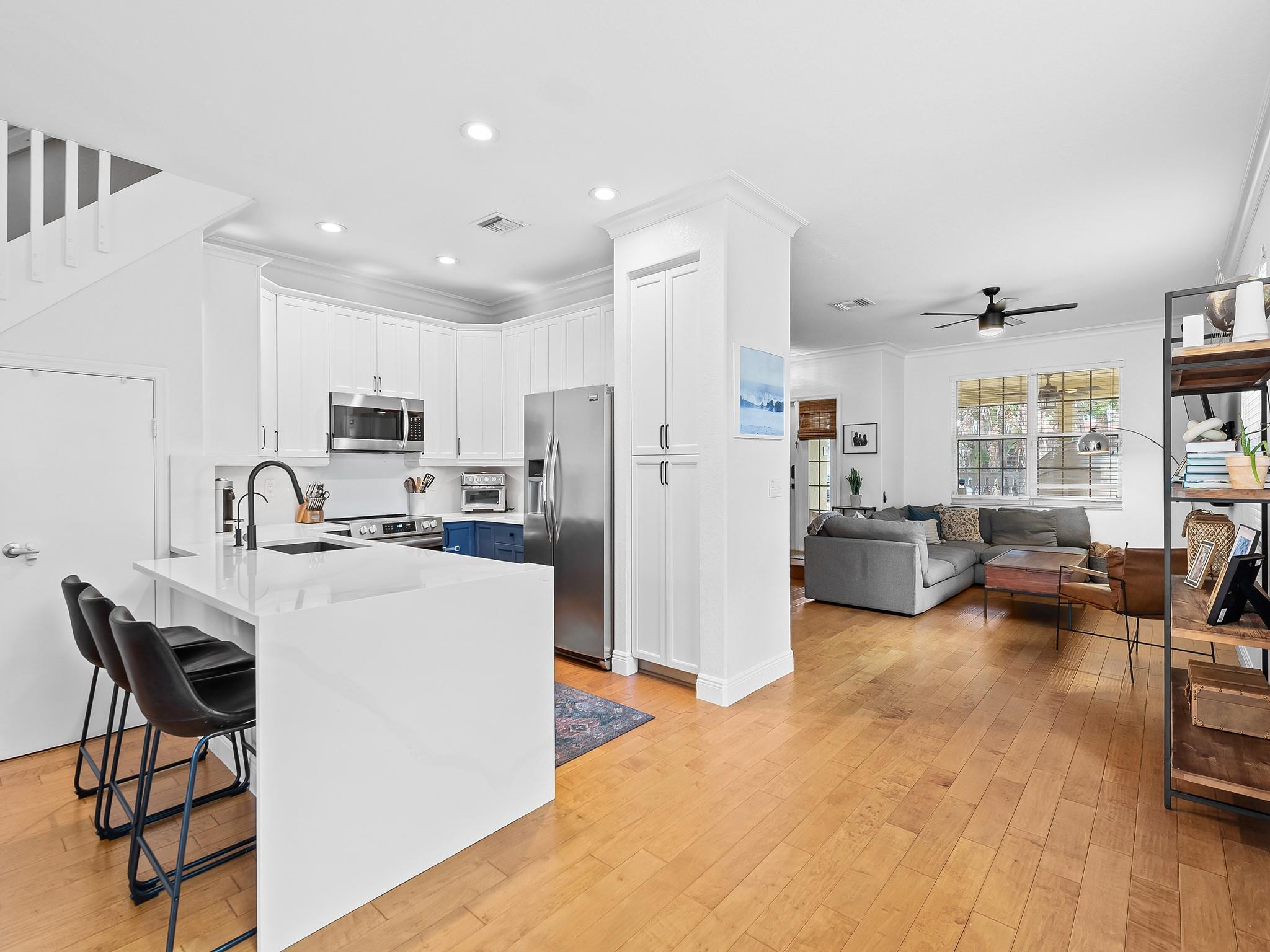 609 SW 5th Ave