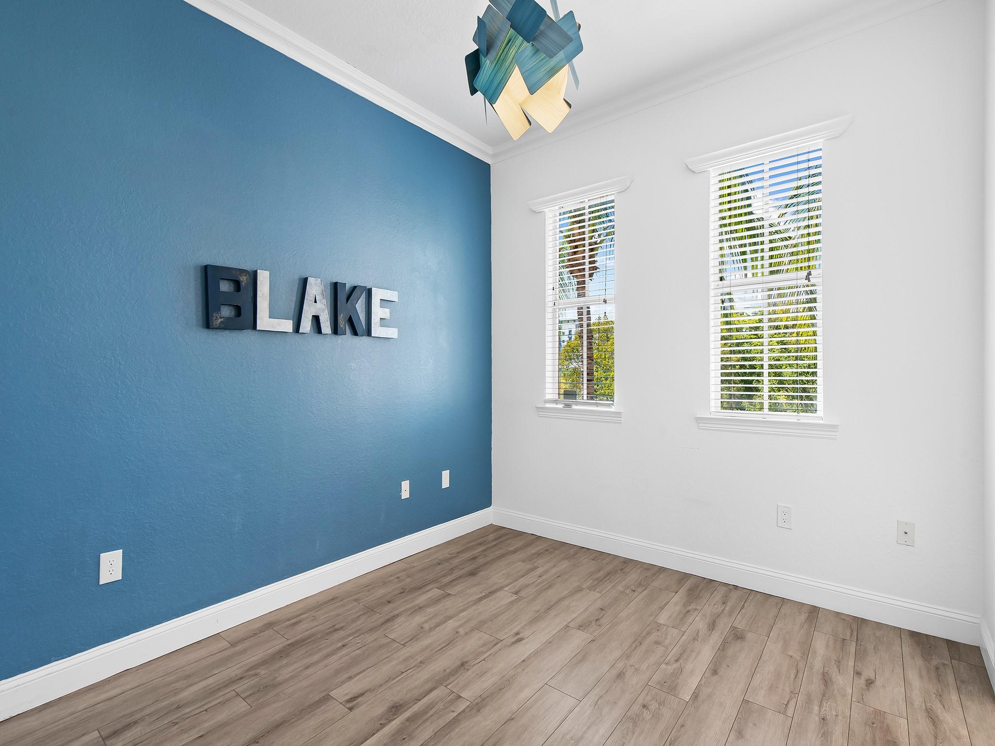 530 NE 7th Ave 1