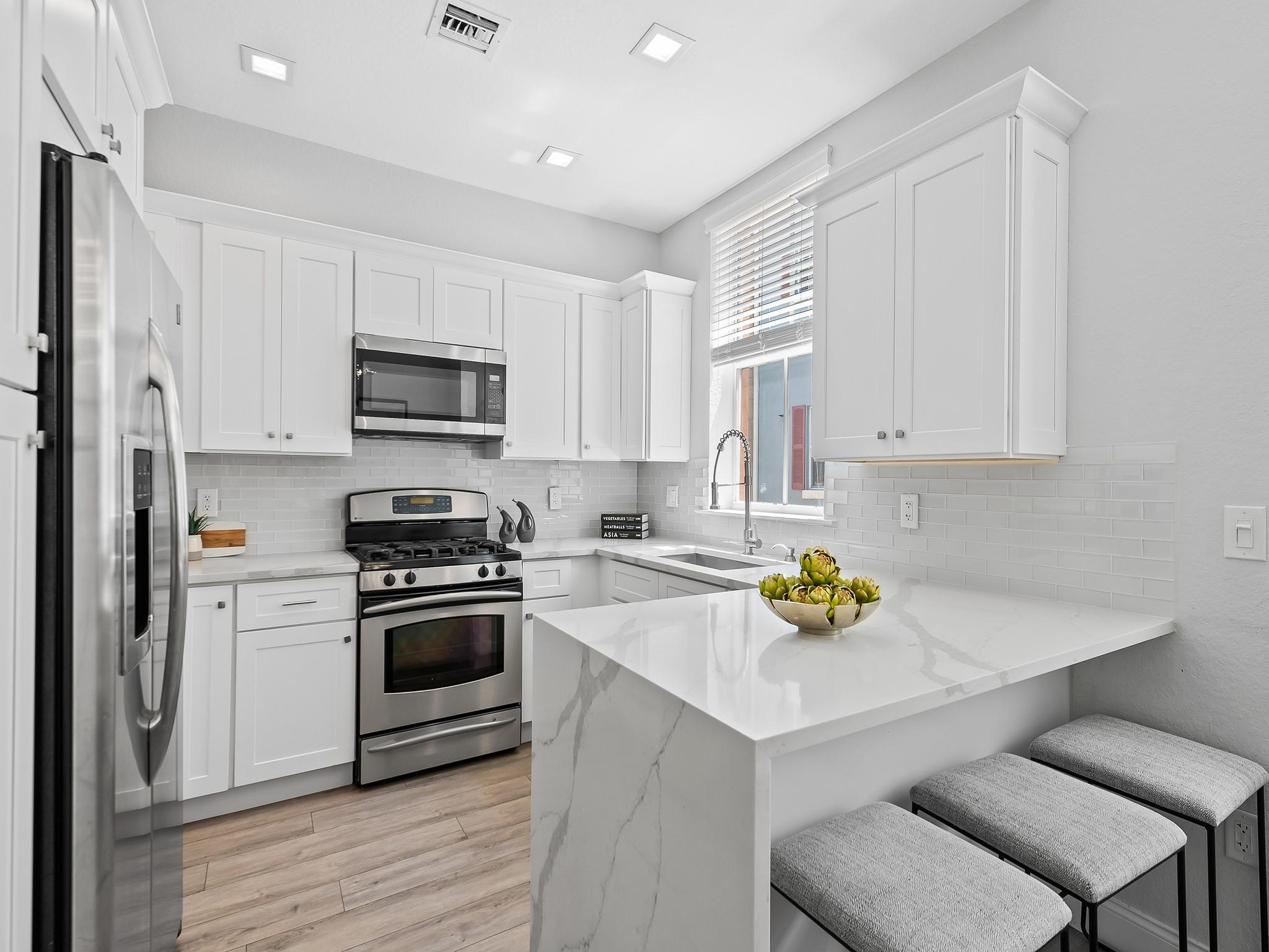 530 NE 7th Ave 1