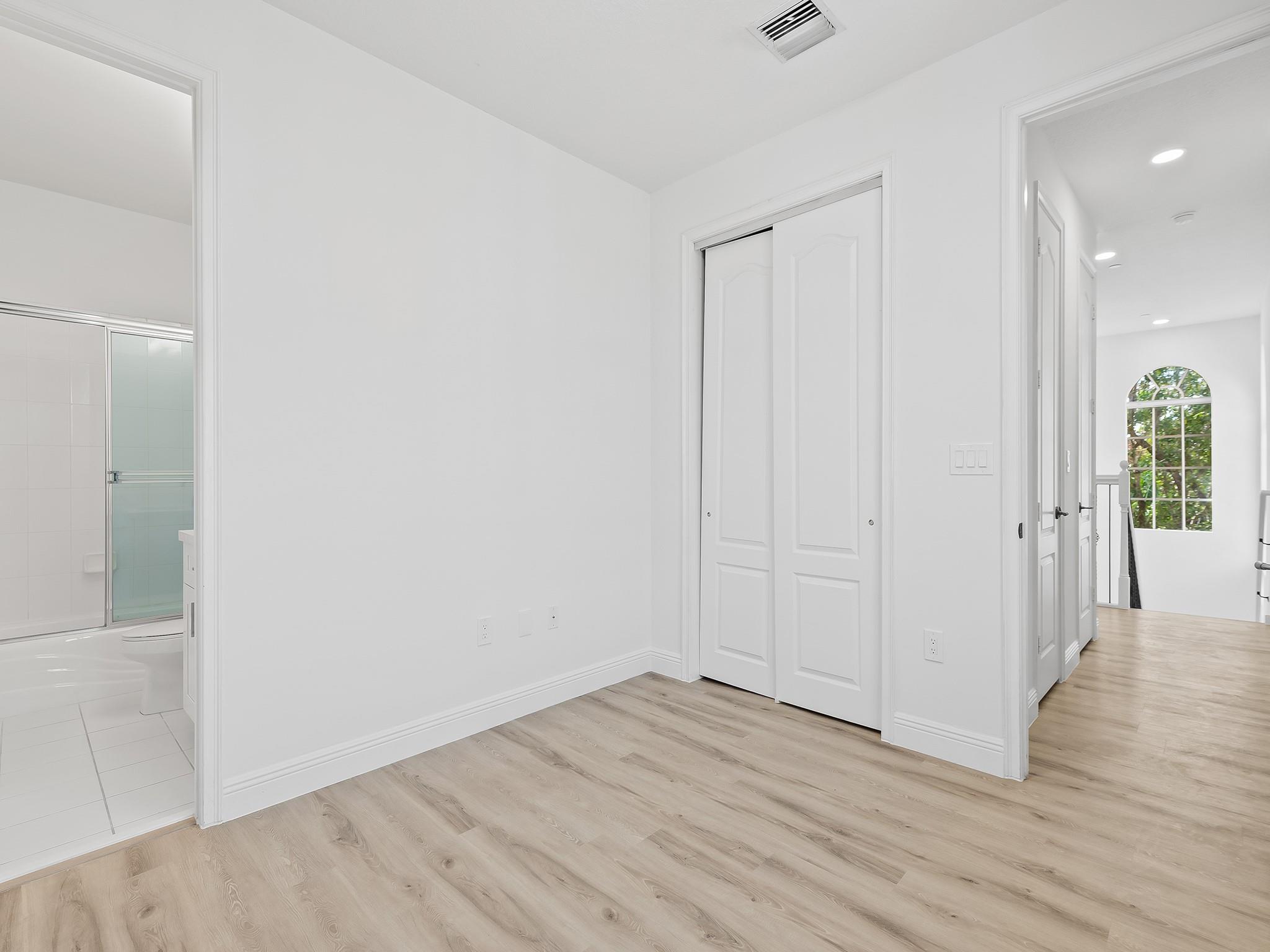 506 SE 7th St 301