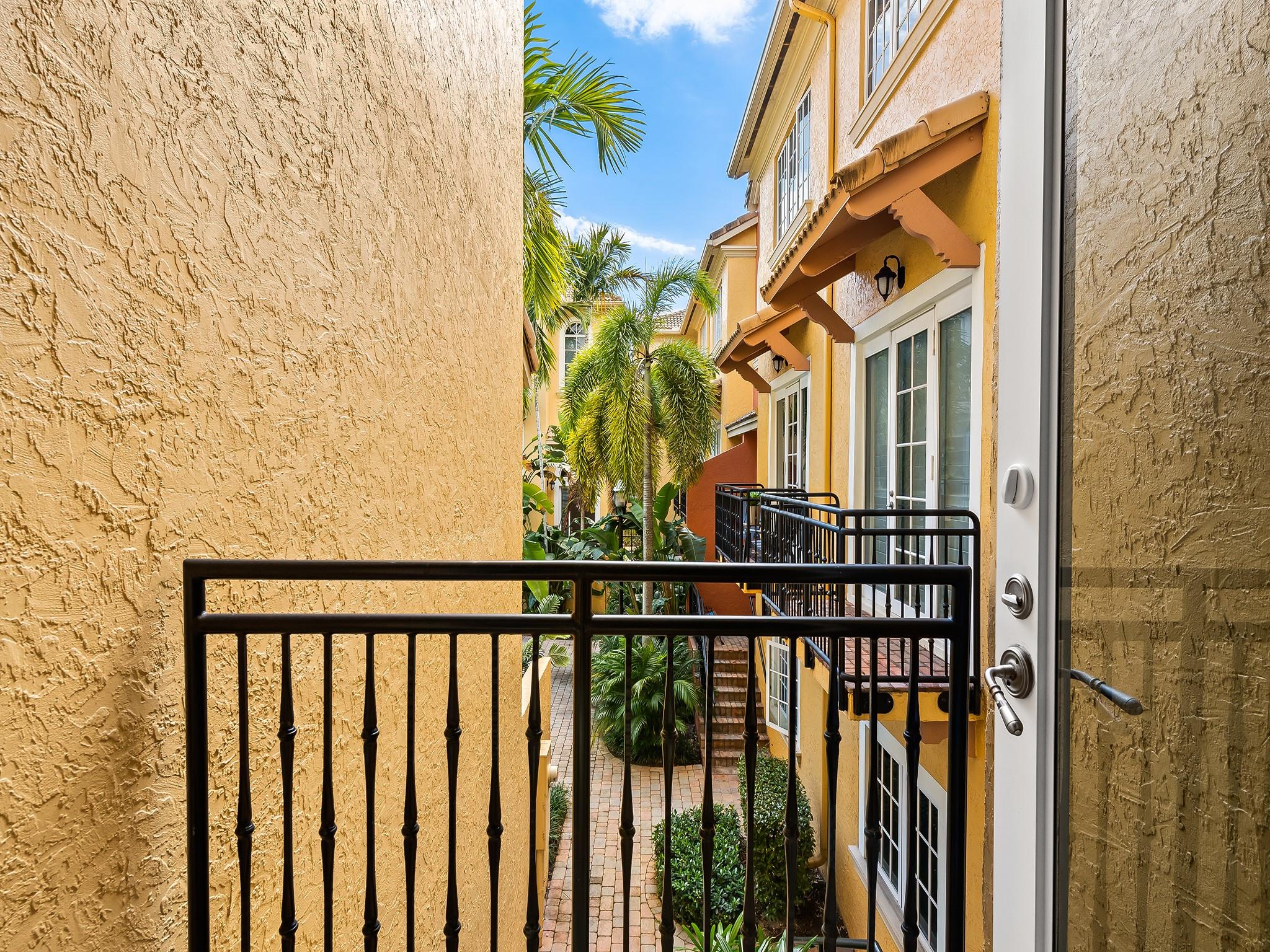 506 SE 7th St 301