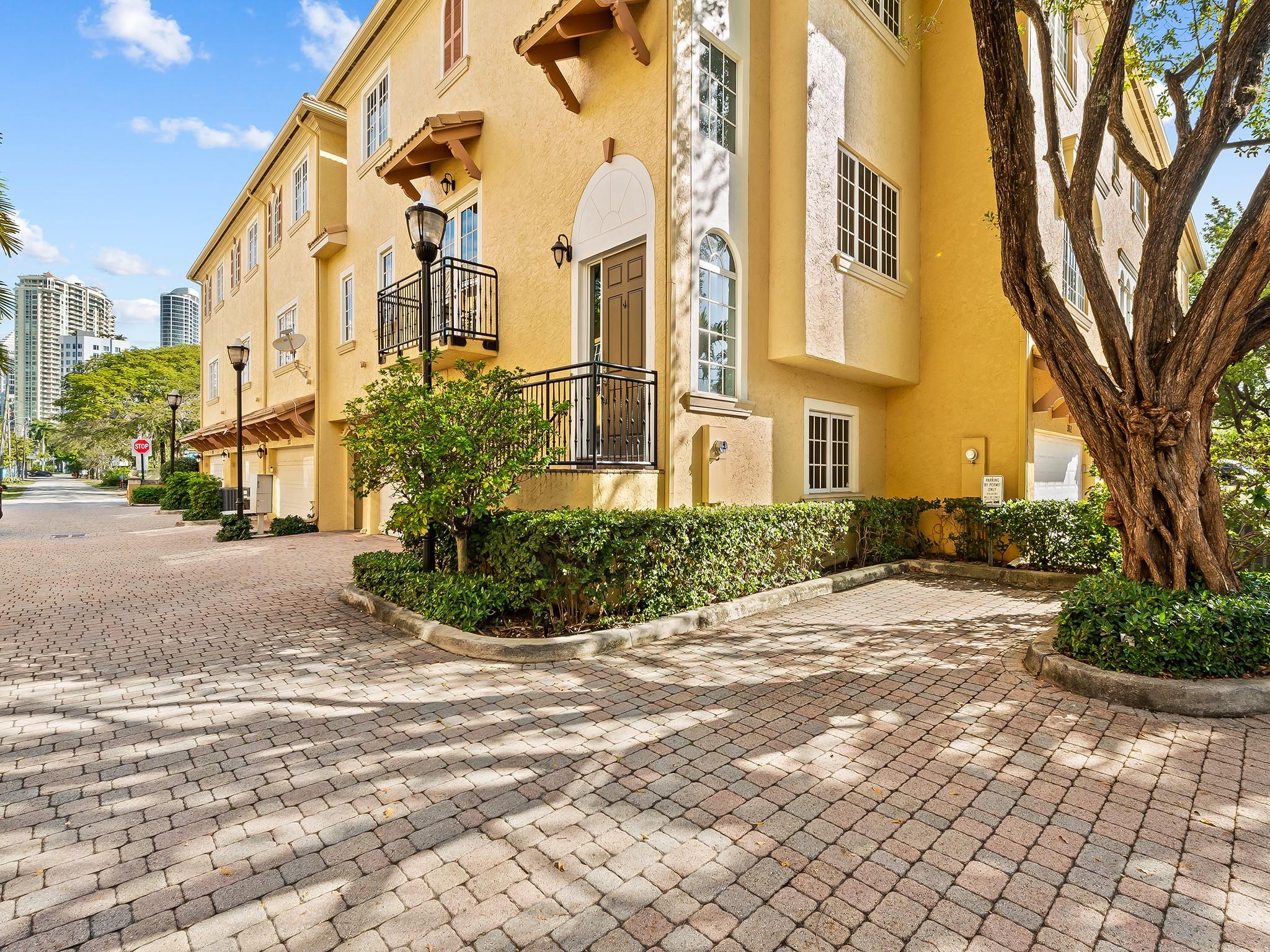 506 SE 7th St 301