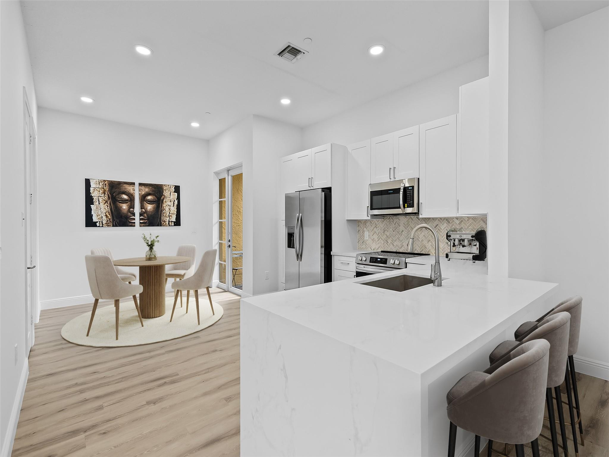 506 SE 7th St 301