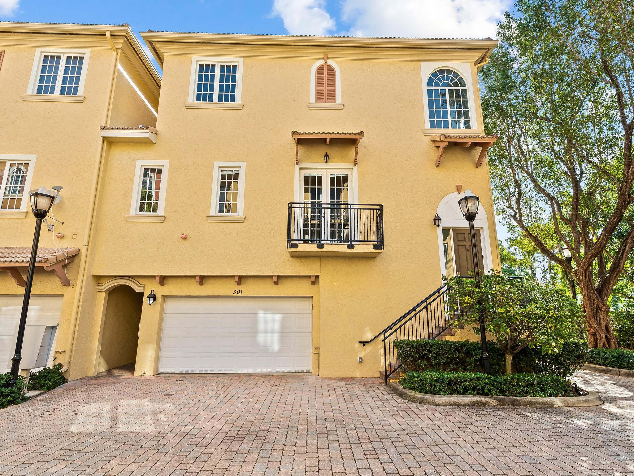 506 SE 7th St 301