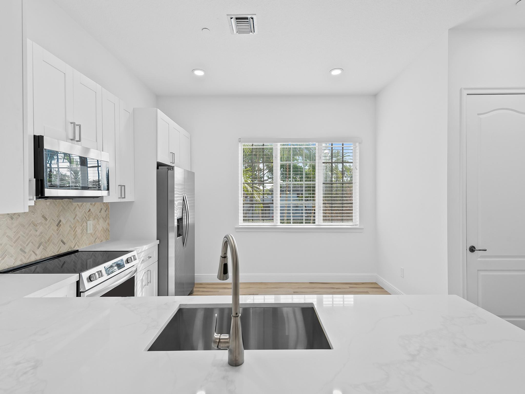 510 SE 7th St 403