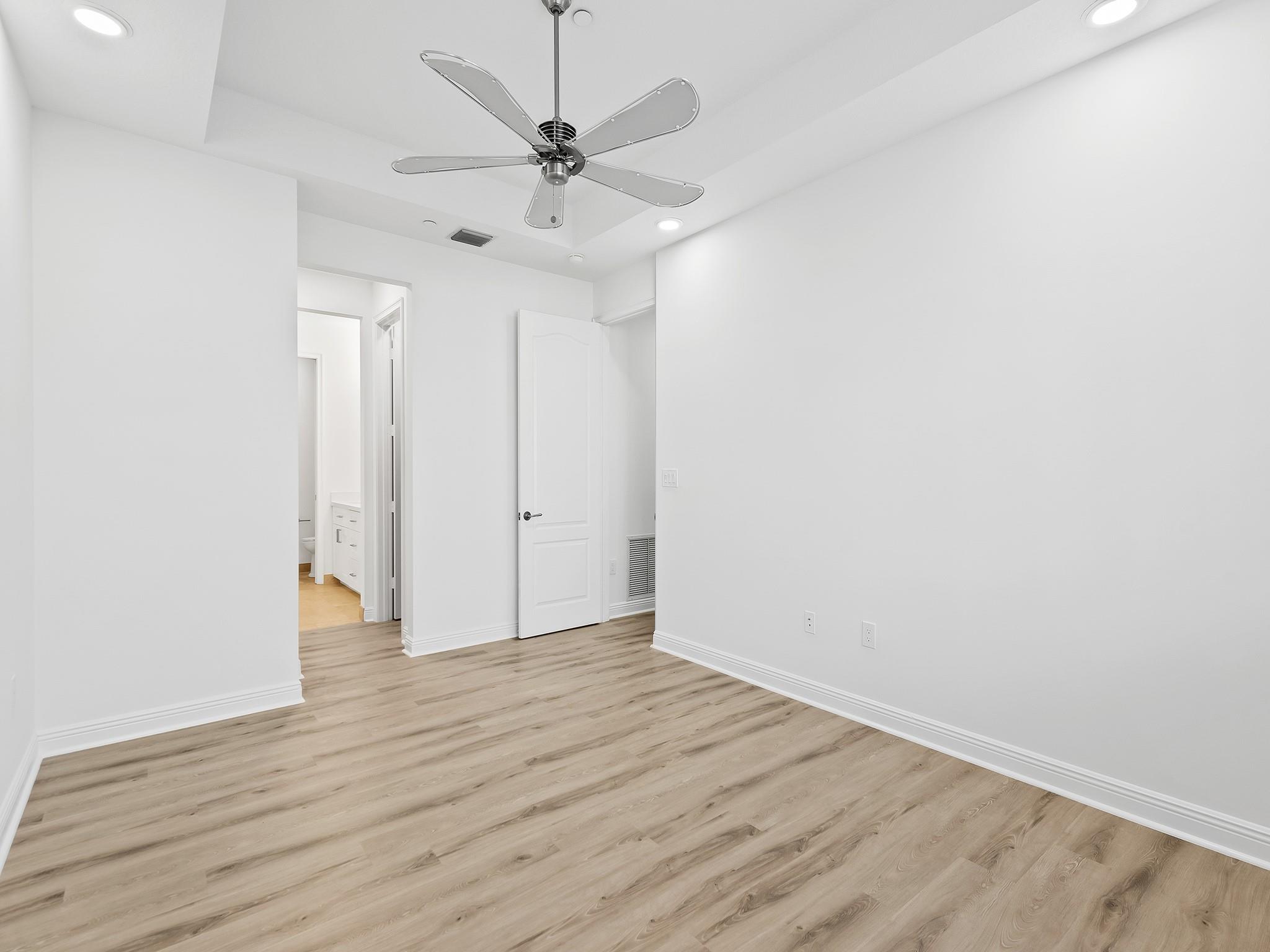 510 SE 7th St 403