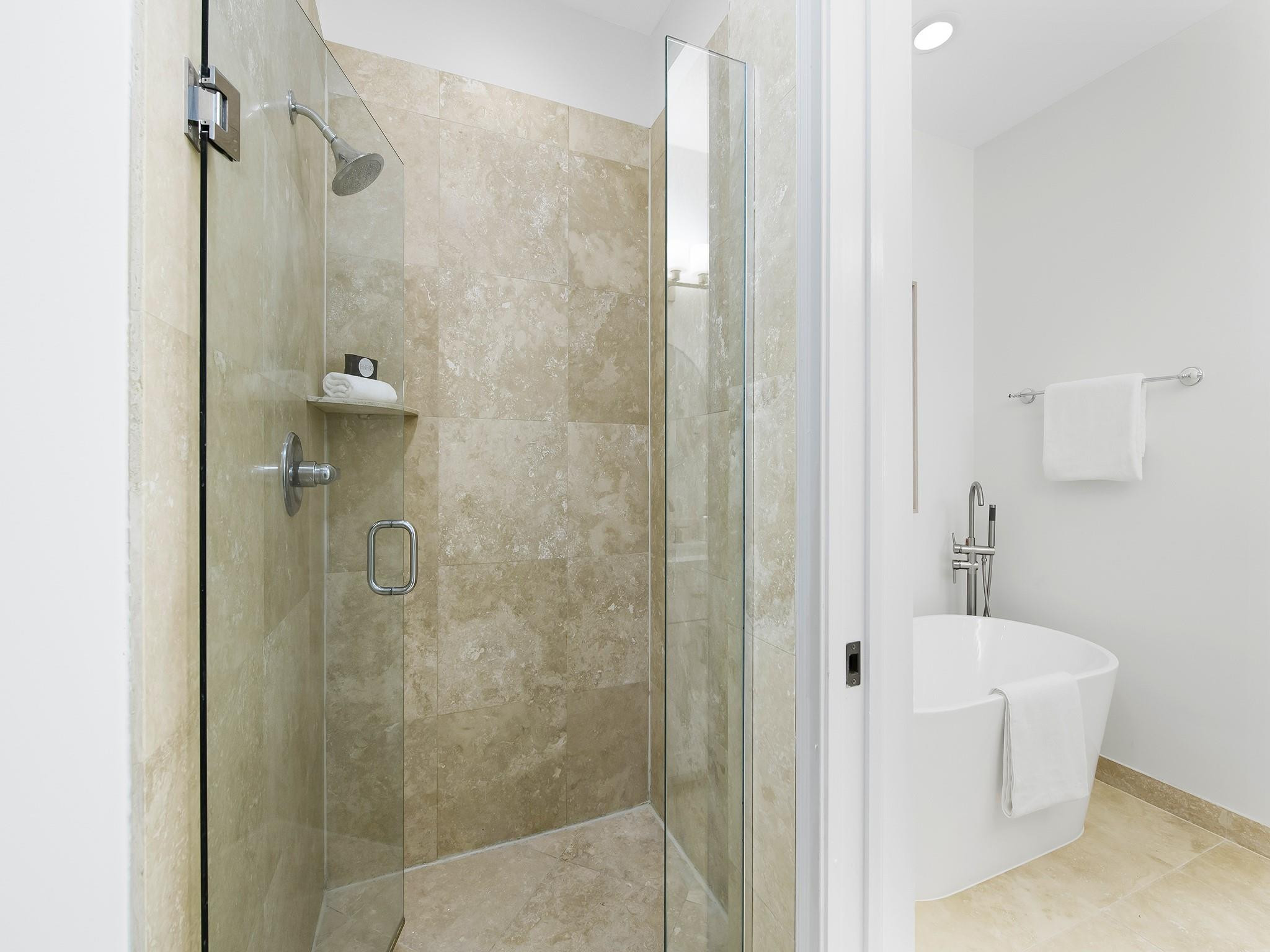 506 SE 7th St 305