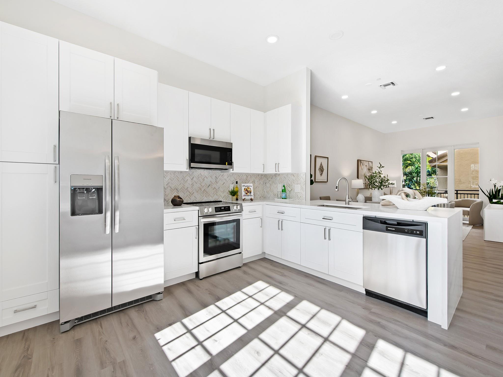 506 SE 7th St 305