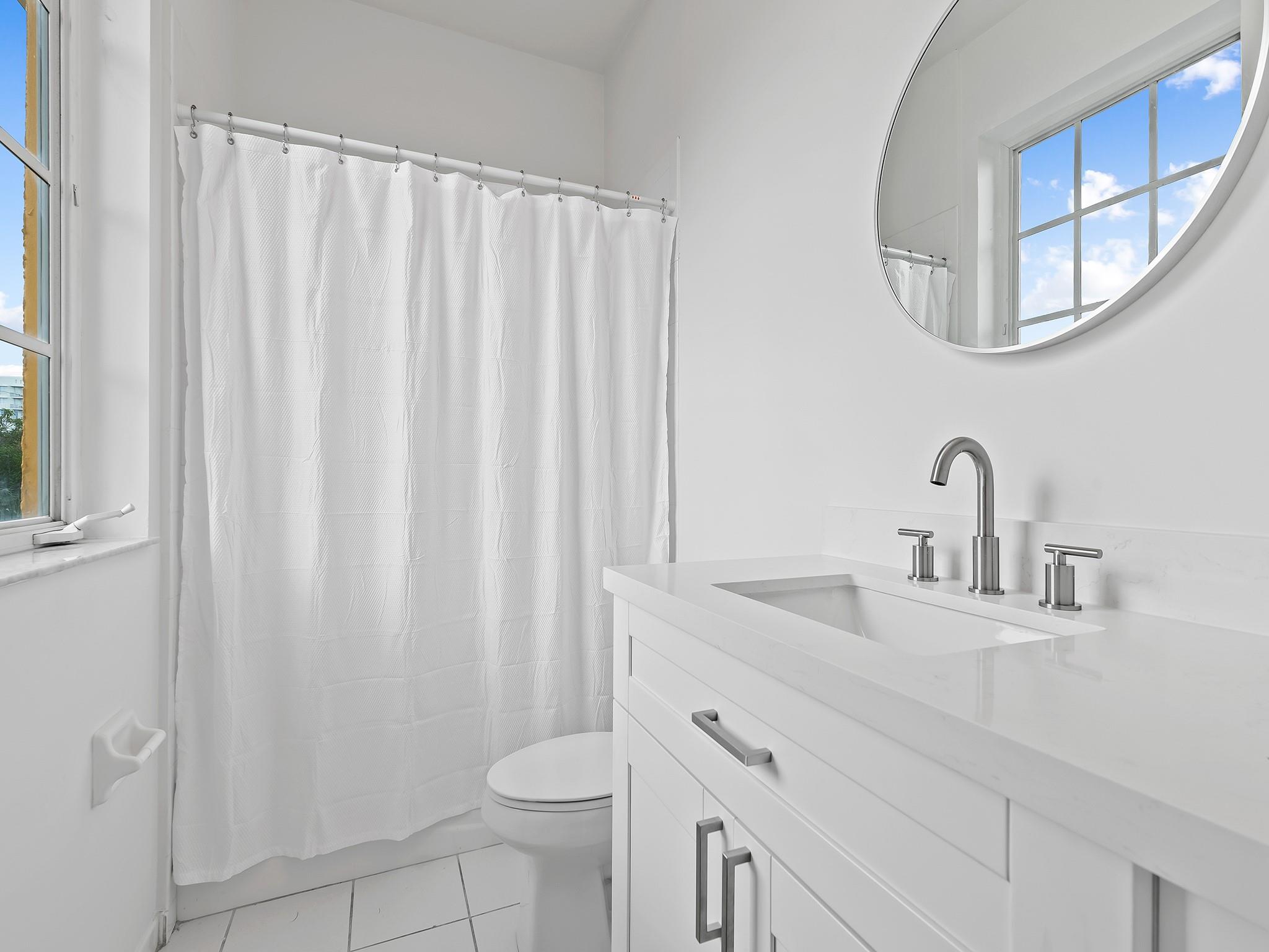 506 SE 7th St 305