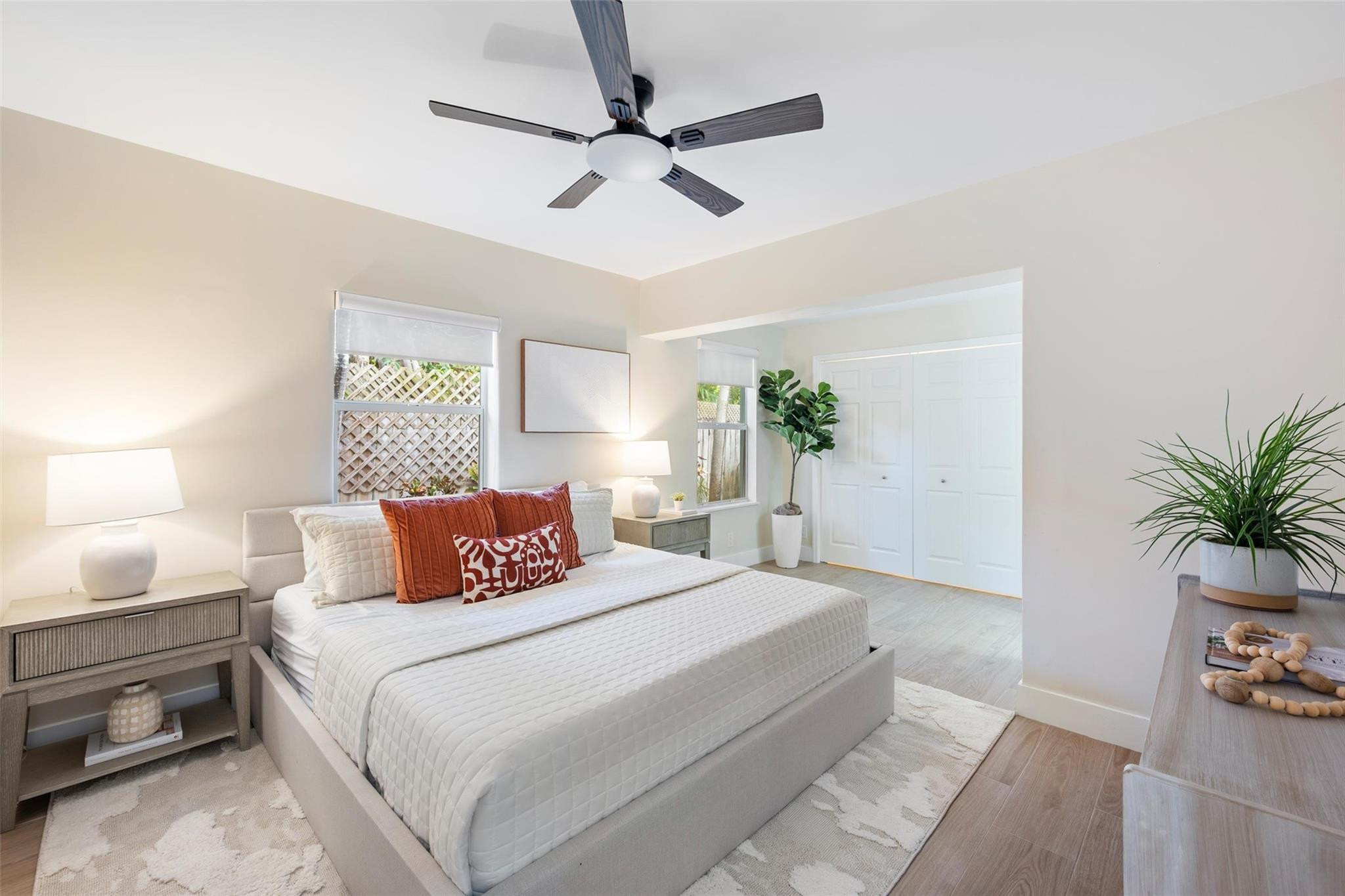1614 NE 14TH ST