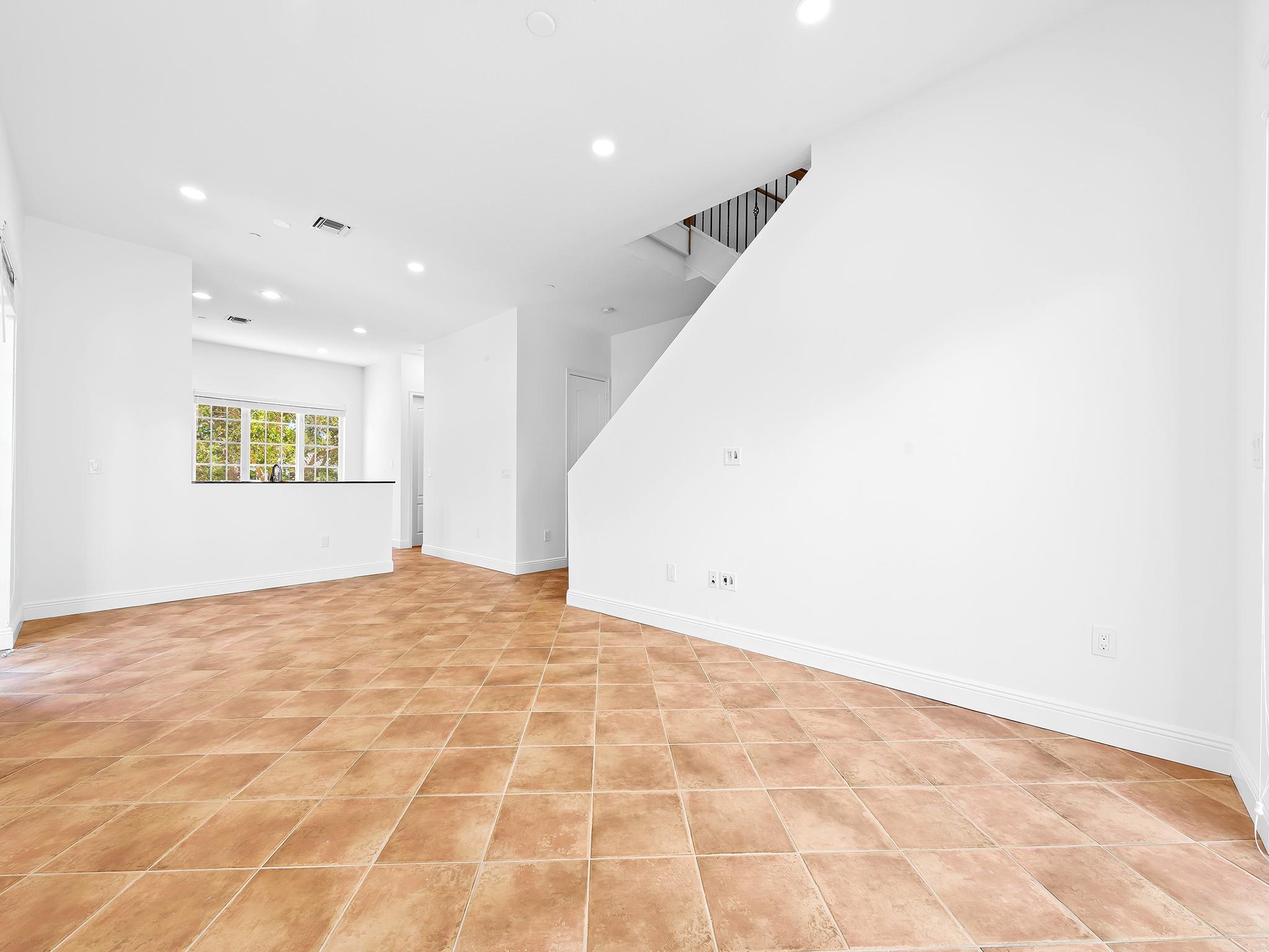510 SE 7th St 401