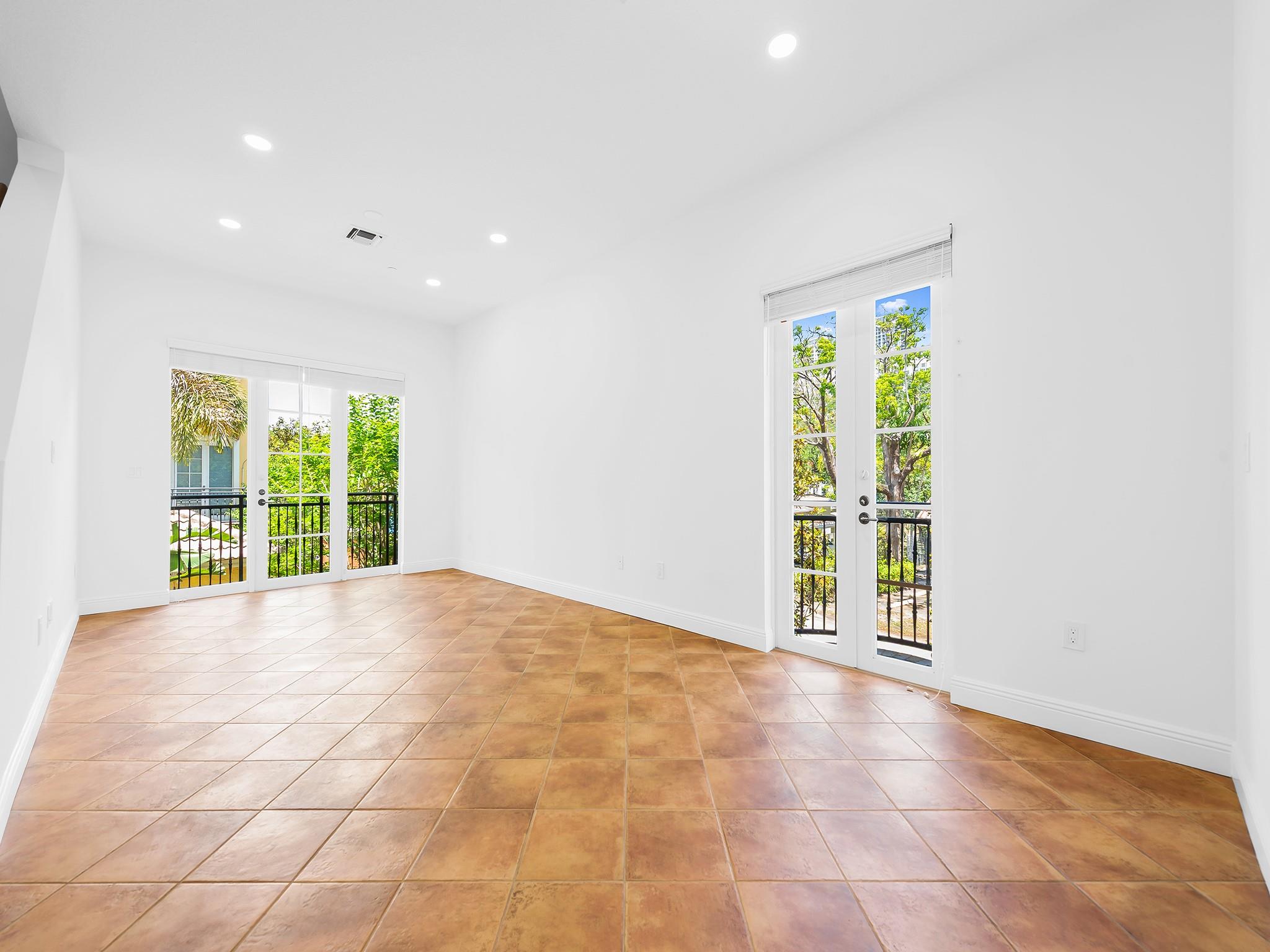 510 SE 7th St 401