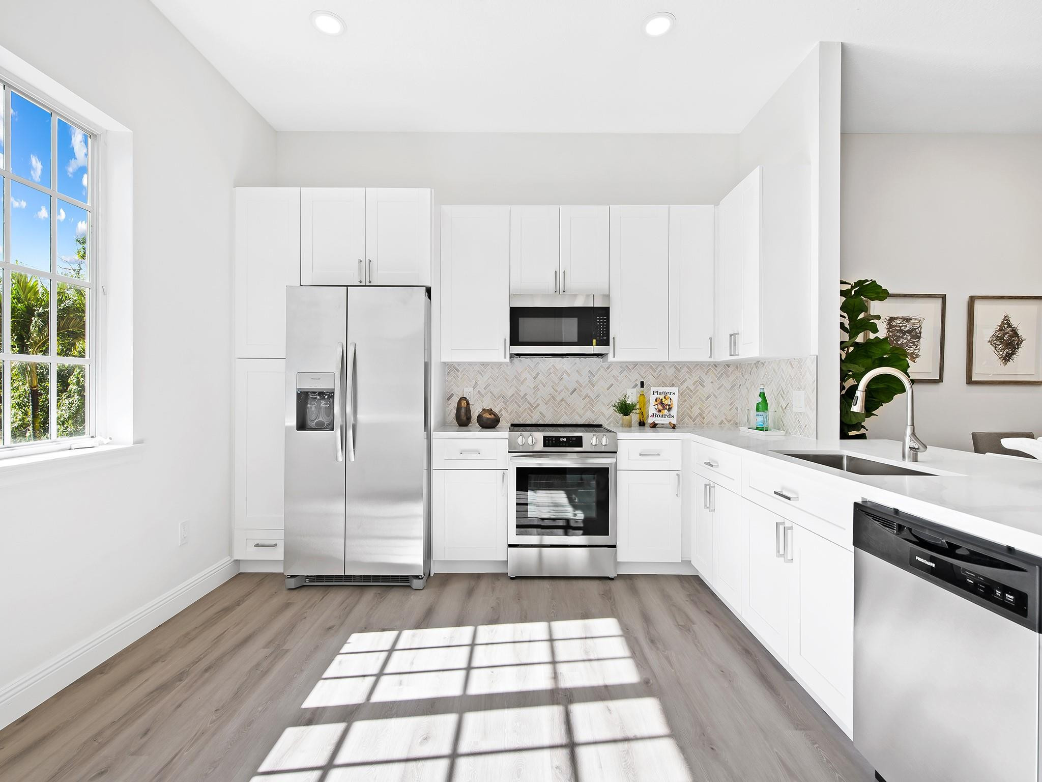 506 SE 7th St 305