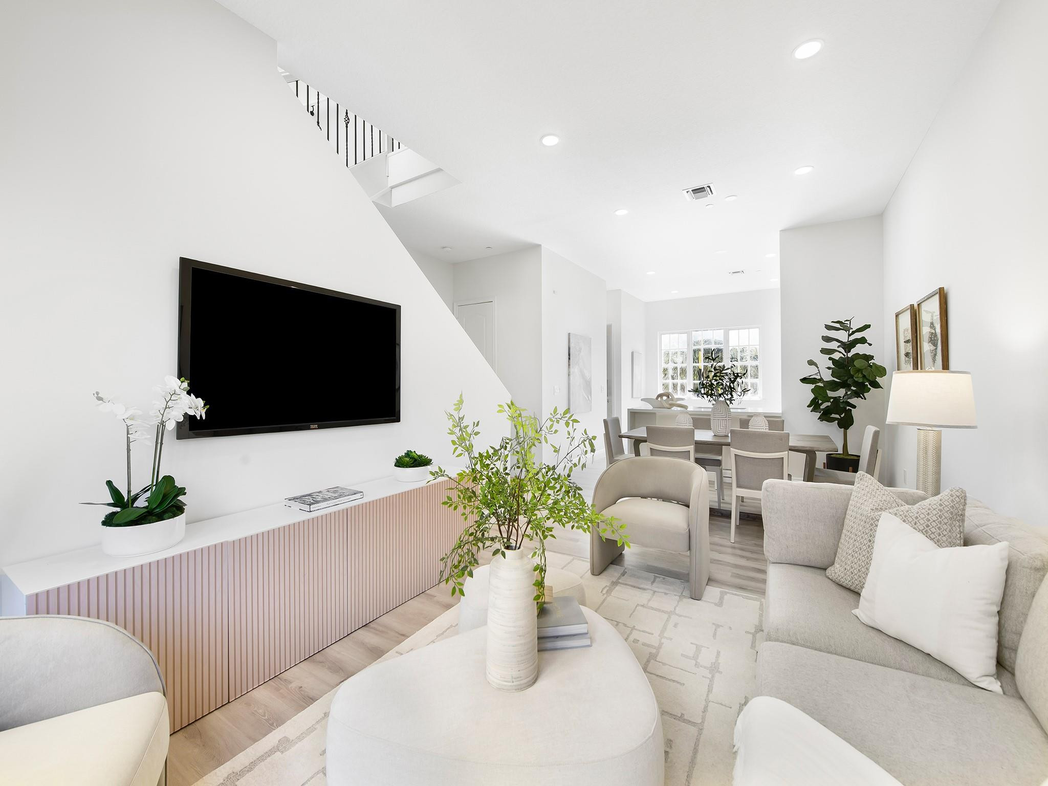 506 SE 7th St 305