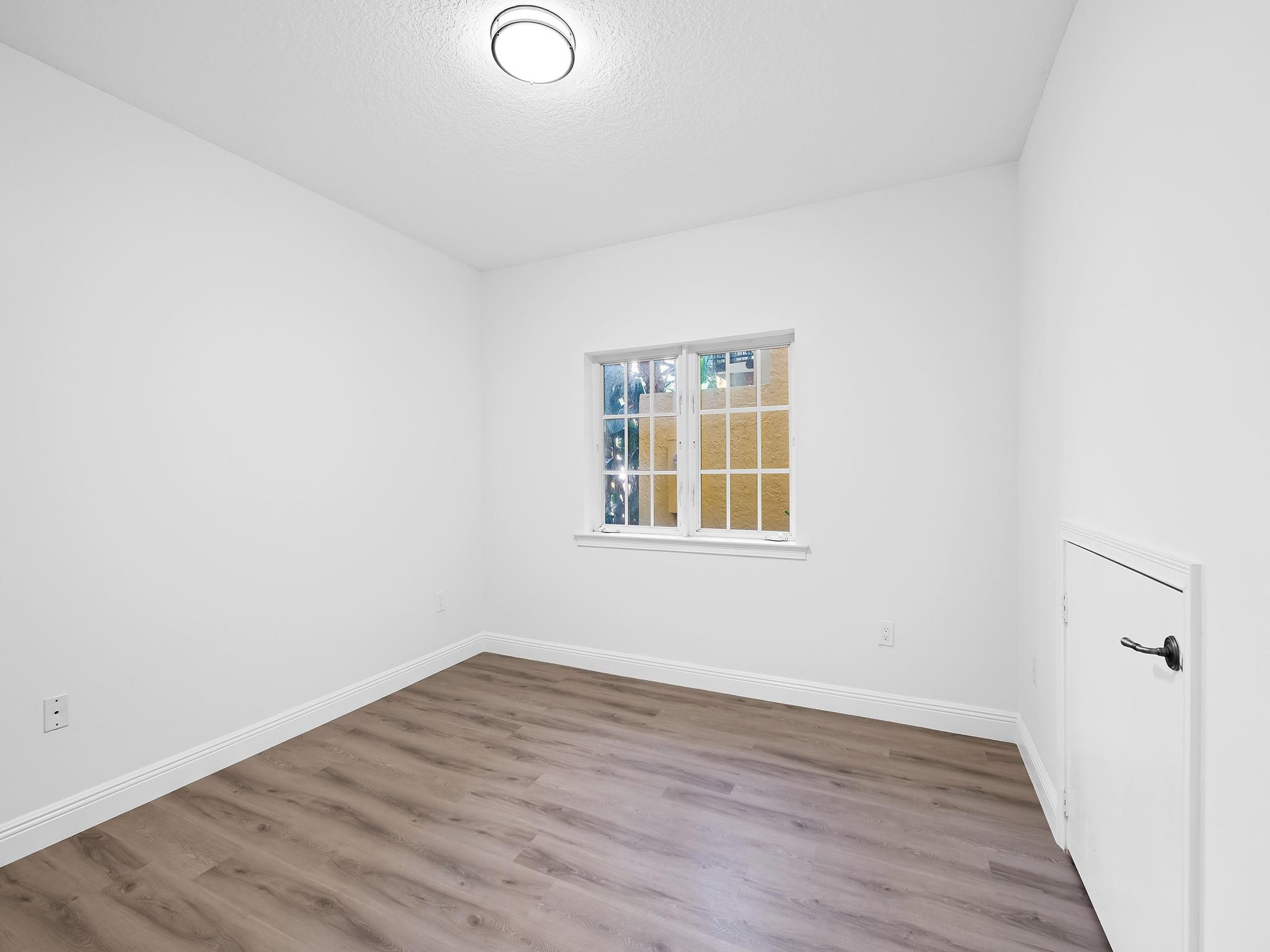 506 SE 7th St 305