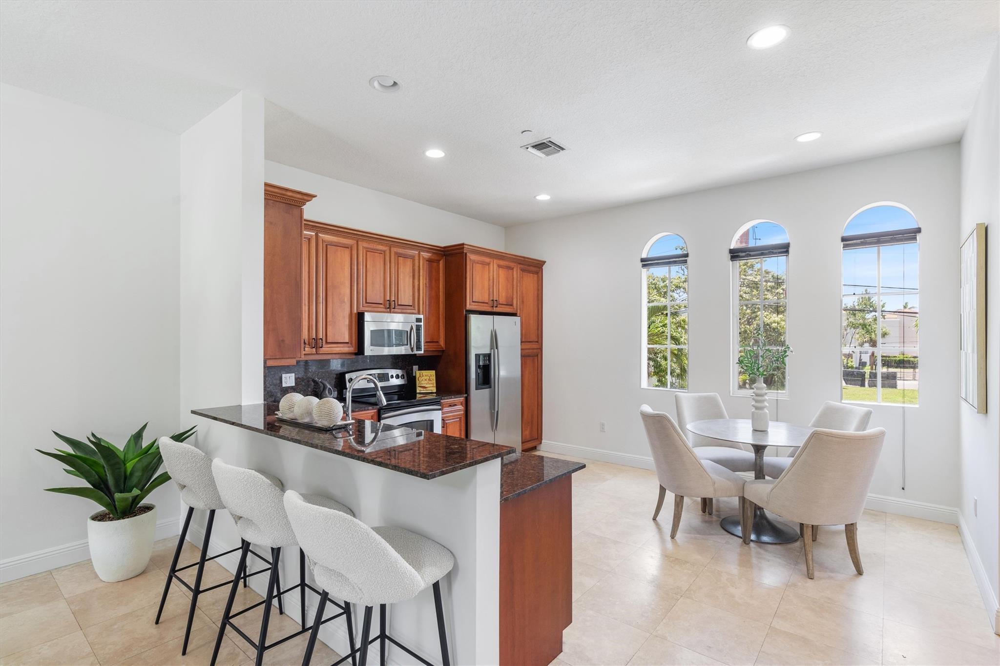 506 SE 7th St 304