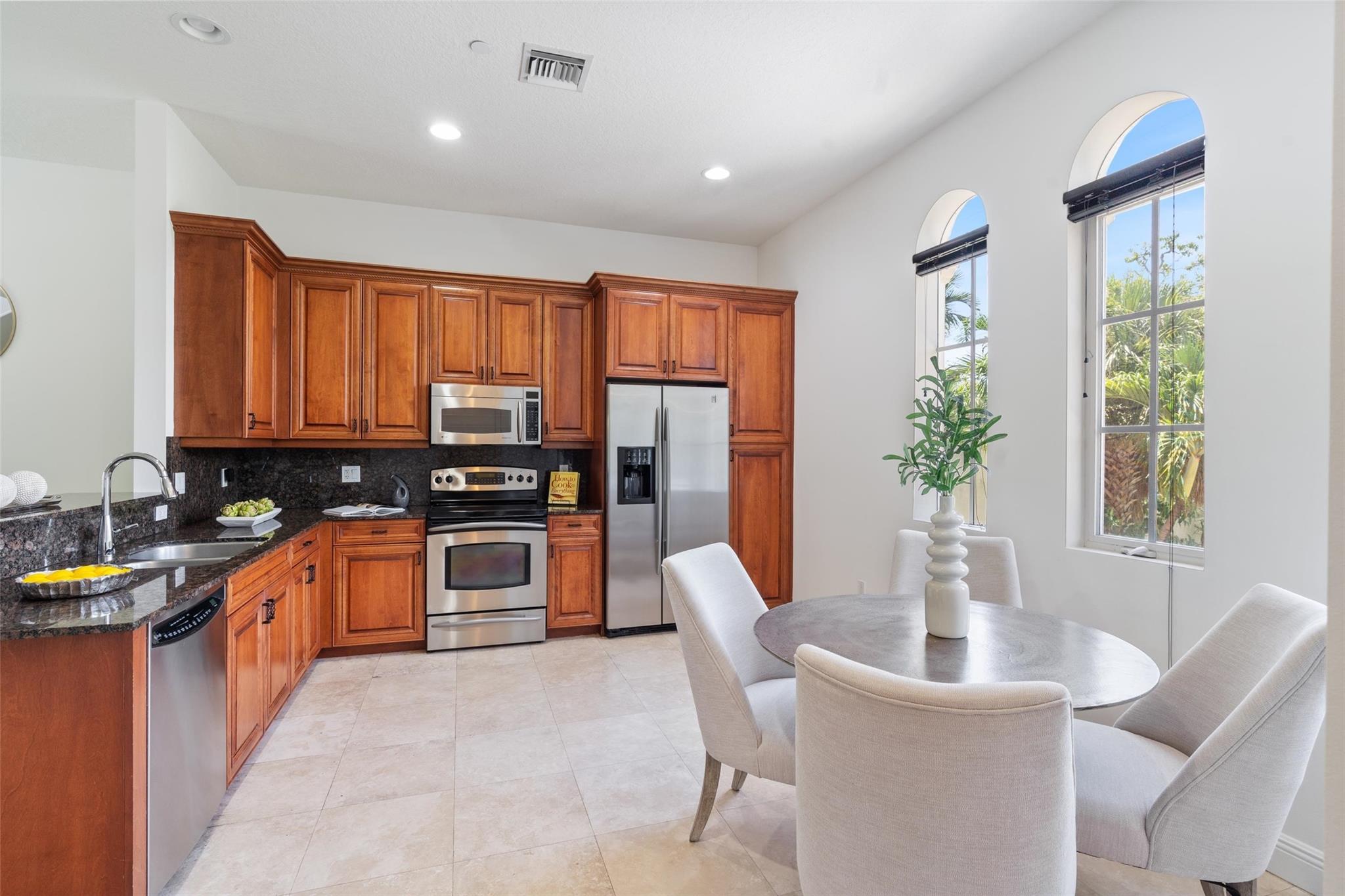 506 SE 7th St 304