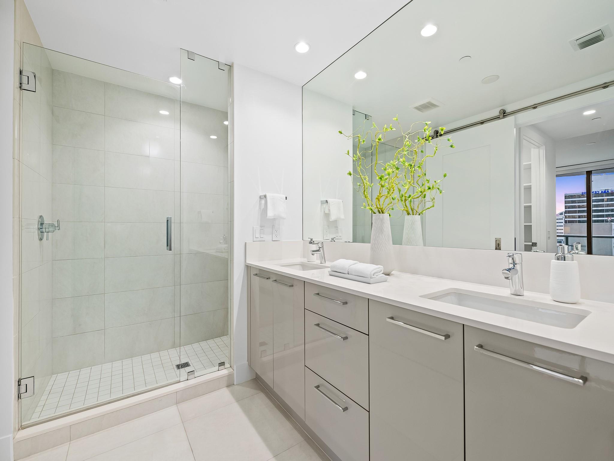 100 E Las Olas Boulevard 1802