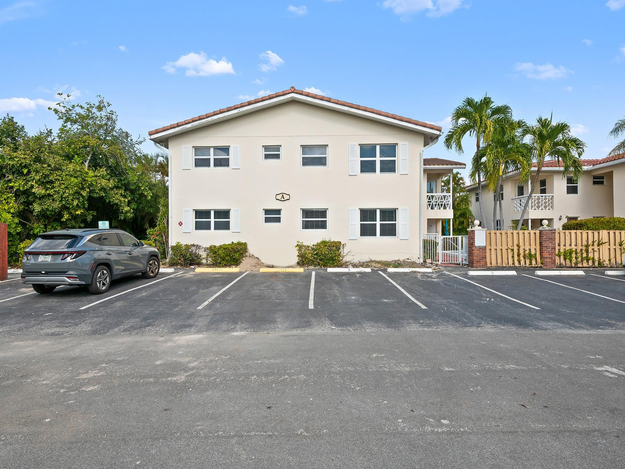 2591 NE 55th Ct 102