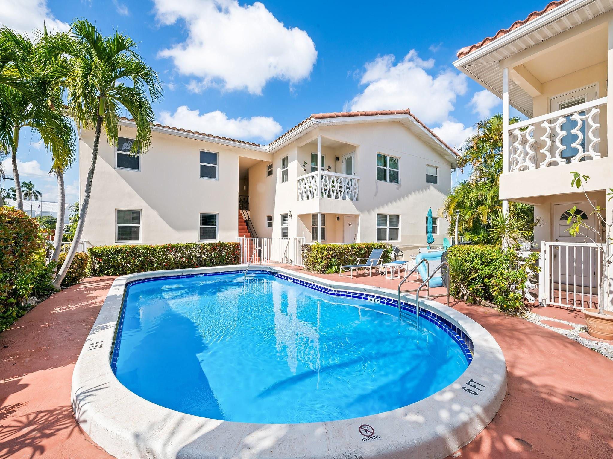 2591 NE 55th Ct 102