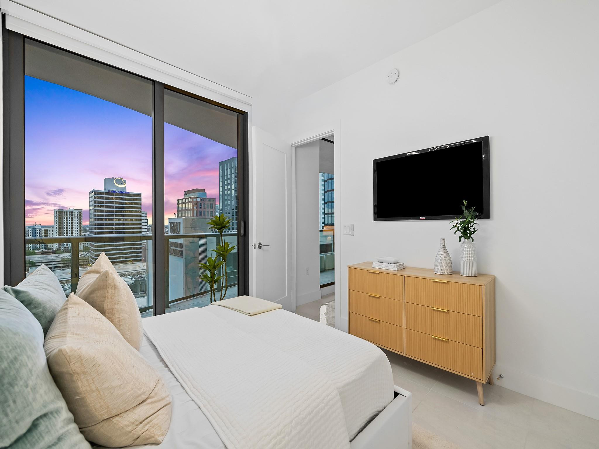 100 E Las Olas Boulevard 1802