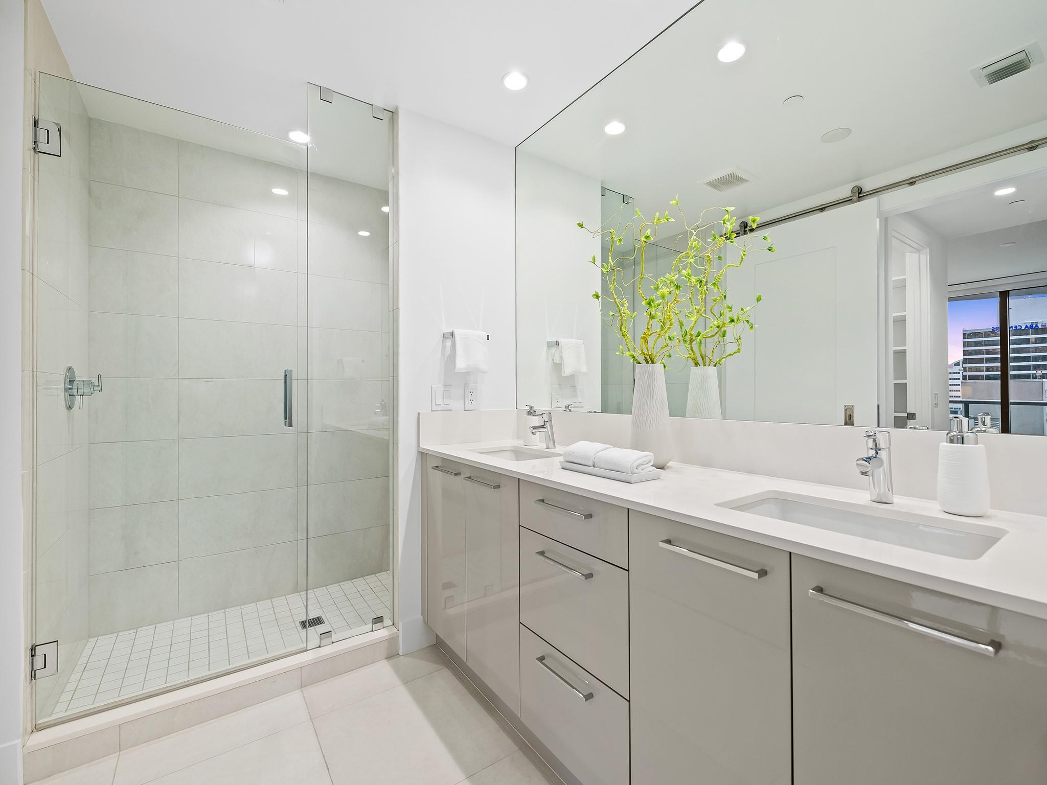 100 E Las Olas Boulevard 1802